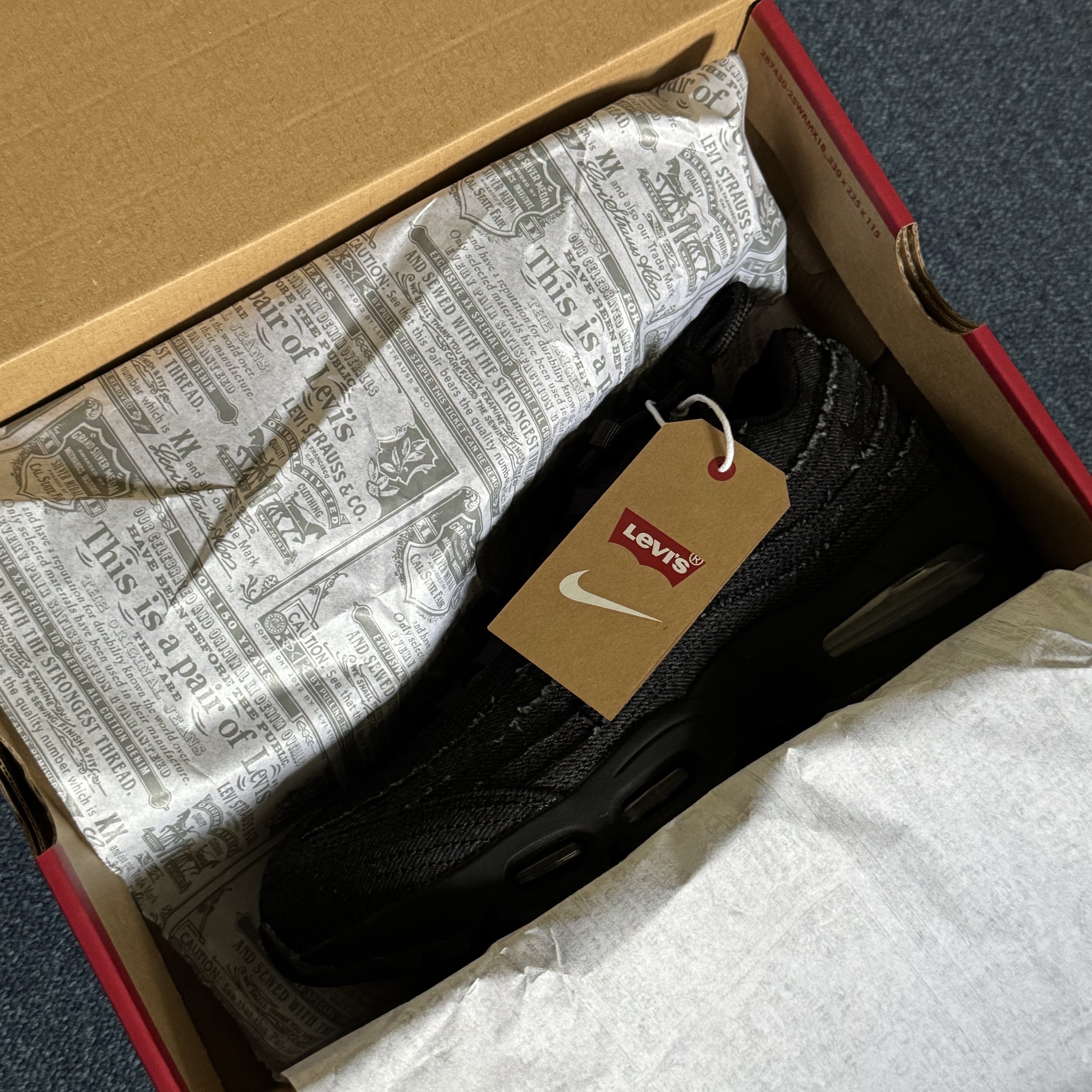 Nike x Levi's Air Max 95 Black 착용 스타일 - 1