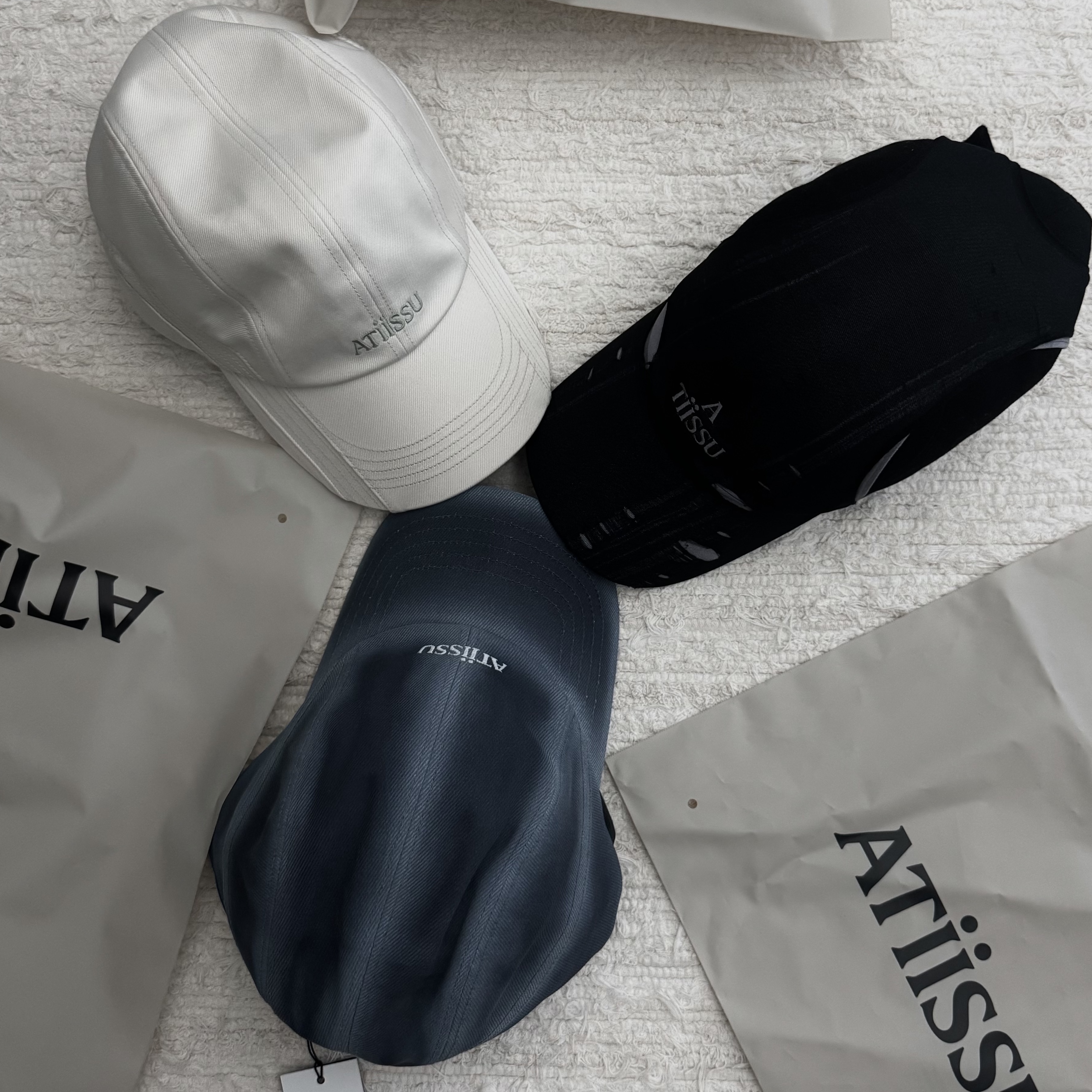 Atiissu Stocking Cap Black, Atiissu Smoke Cap Blue 착용 스타일 - 1