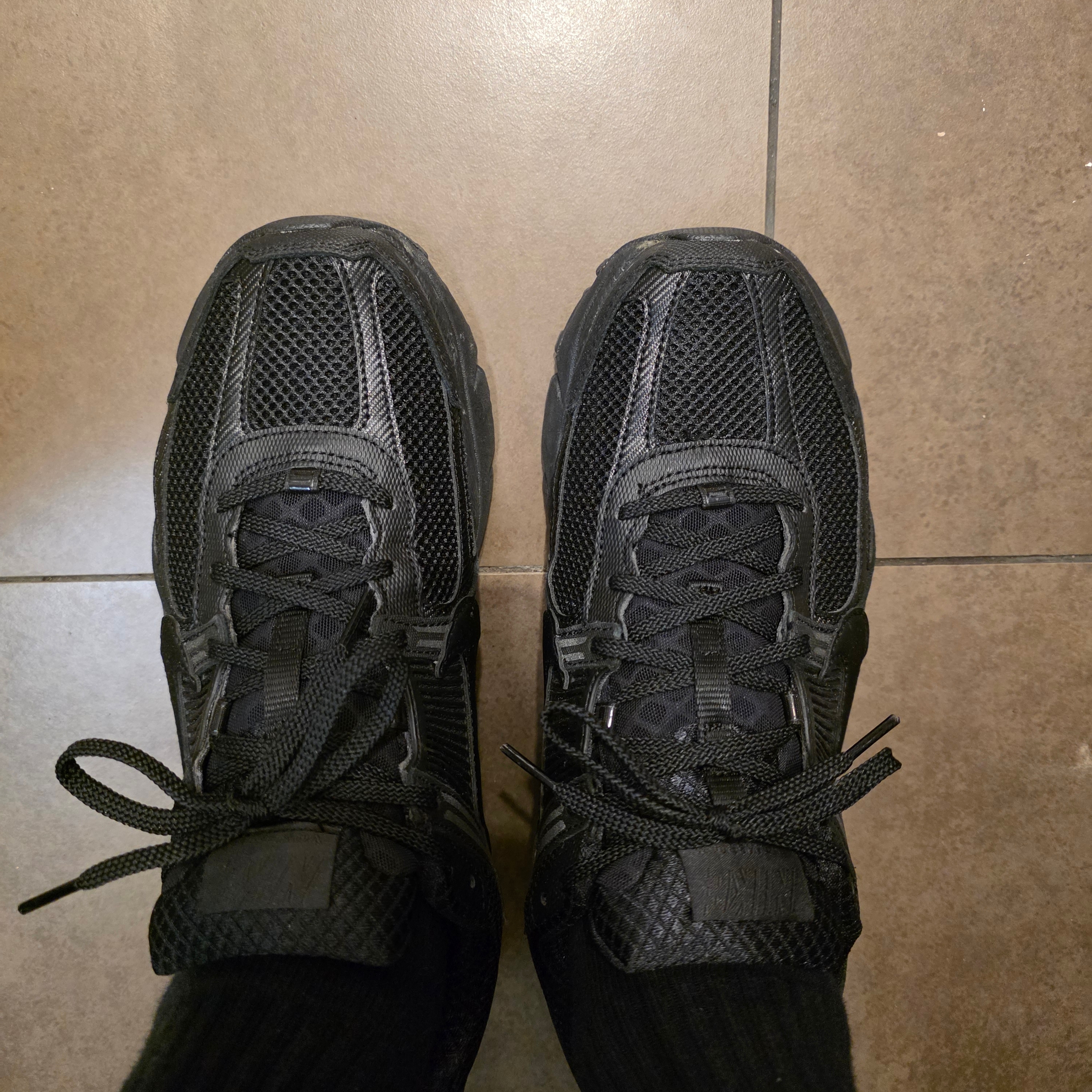 Nike Zoom Vomero 5 SP Black 착용 스타일