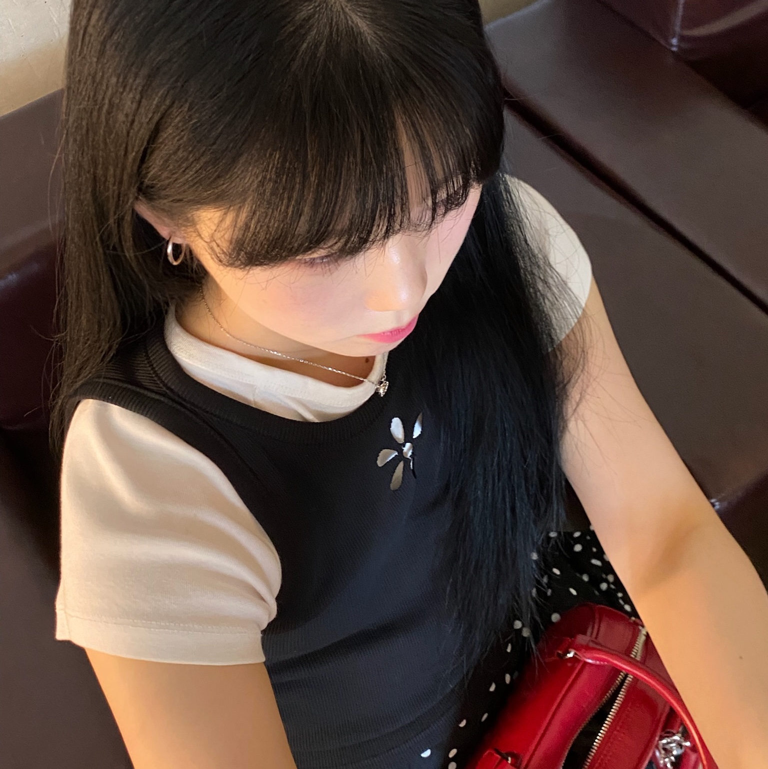(W) Swarovski Sparkling Dance Necklace White Rhodium Plated, Puma Speedcat OG Red White 착용 스타일 - 2