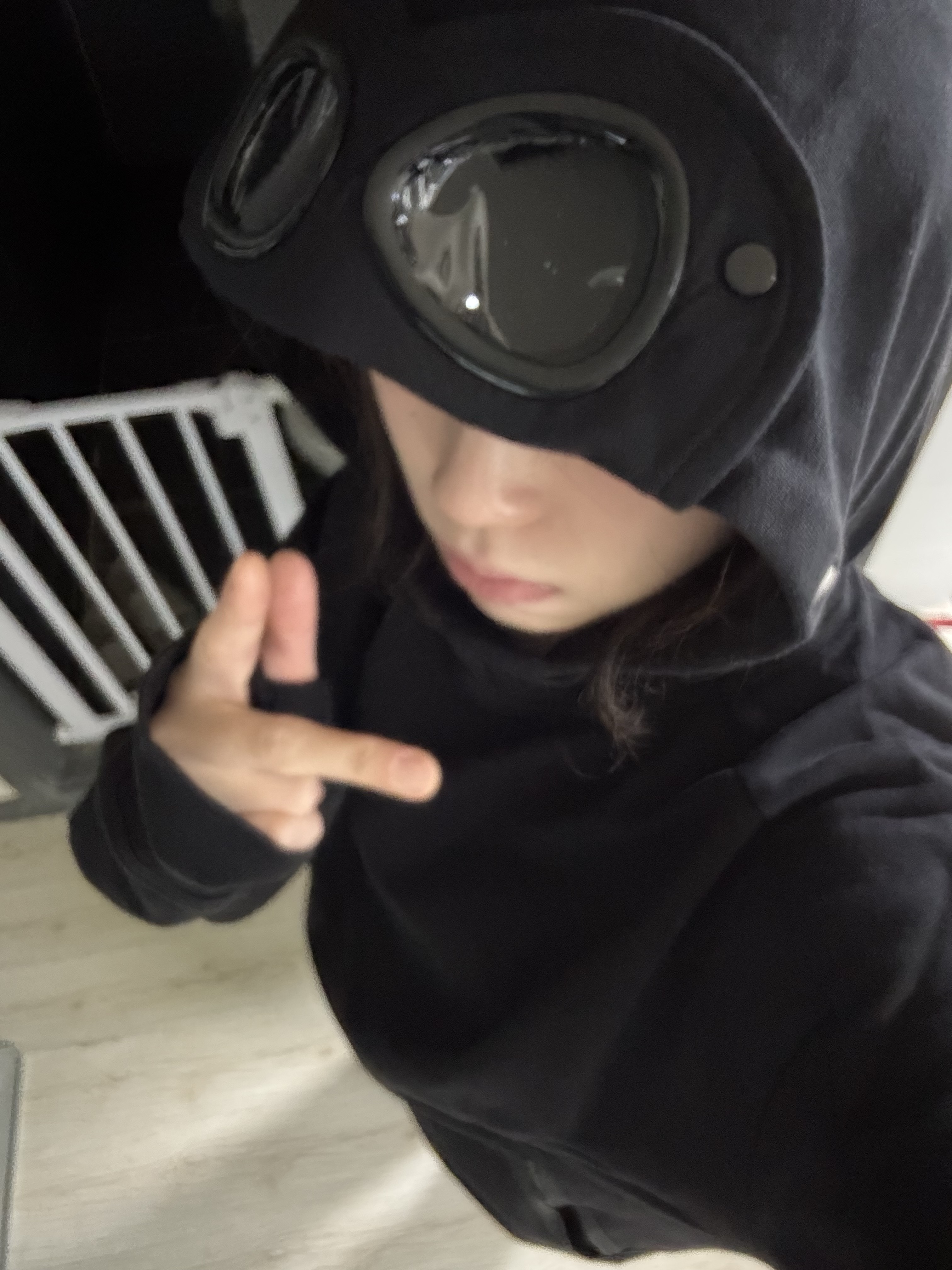 C.P. Company Diagonal Raised Fleece Goggle Hoodie Black - 23SS 착용 스타일