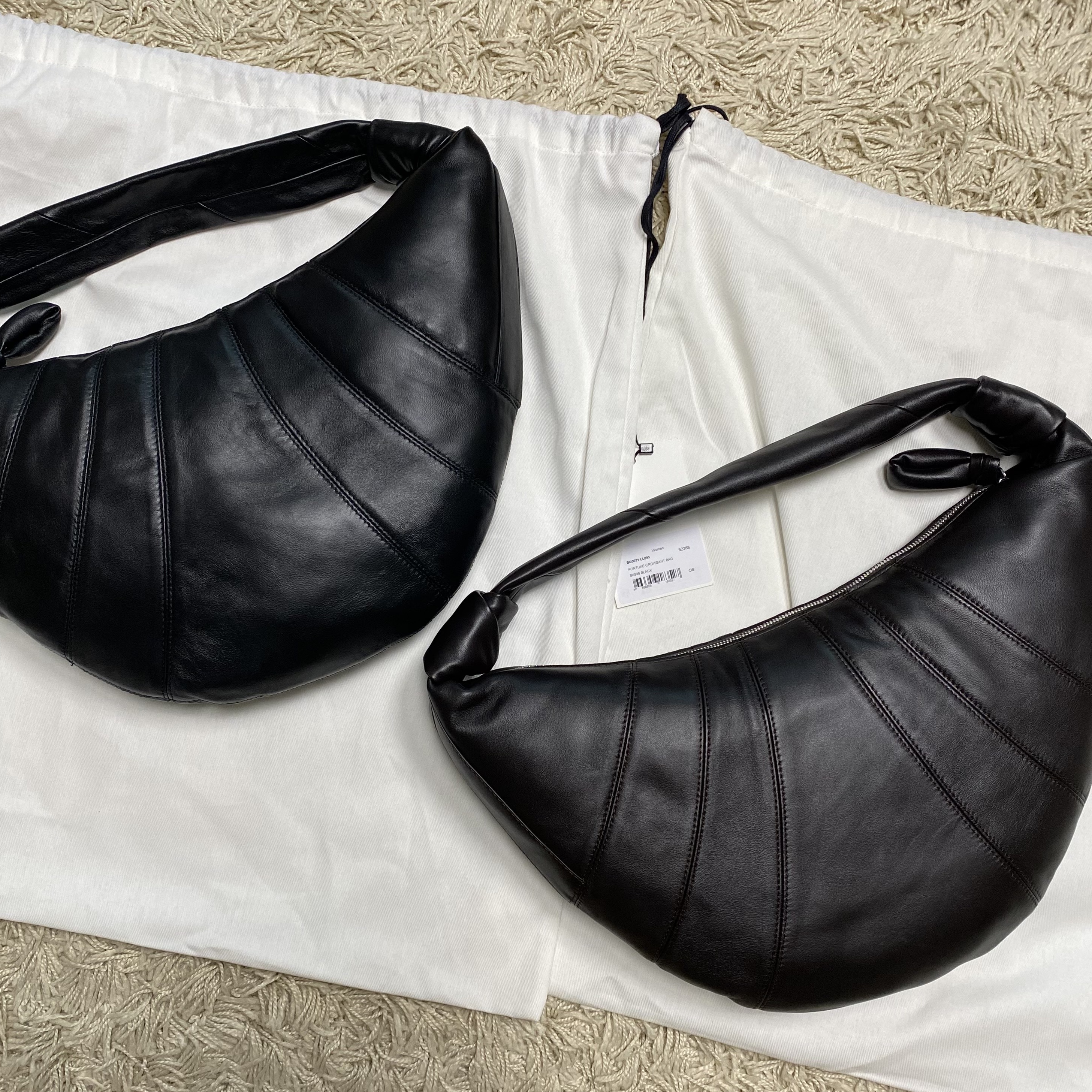Lemaire Fortune Croissant Bag Soft Nappa Leather Black, Lemaire Fortune Croissant Bag Soft Nappa Leather Dark Chocolate 착용 스타일