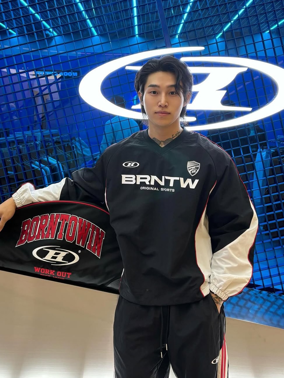 BORN TO WIN BRNTW Ventilation Nylon Top Black 착용 스타일