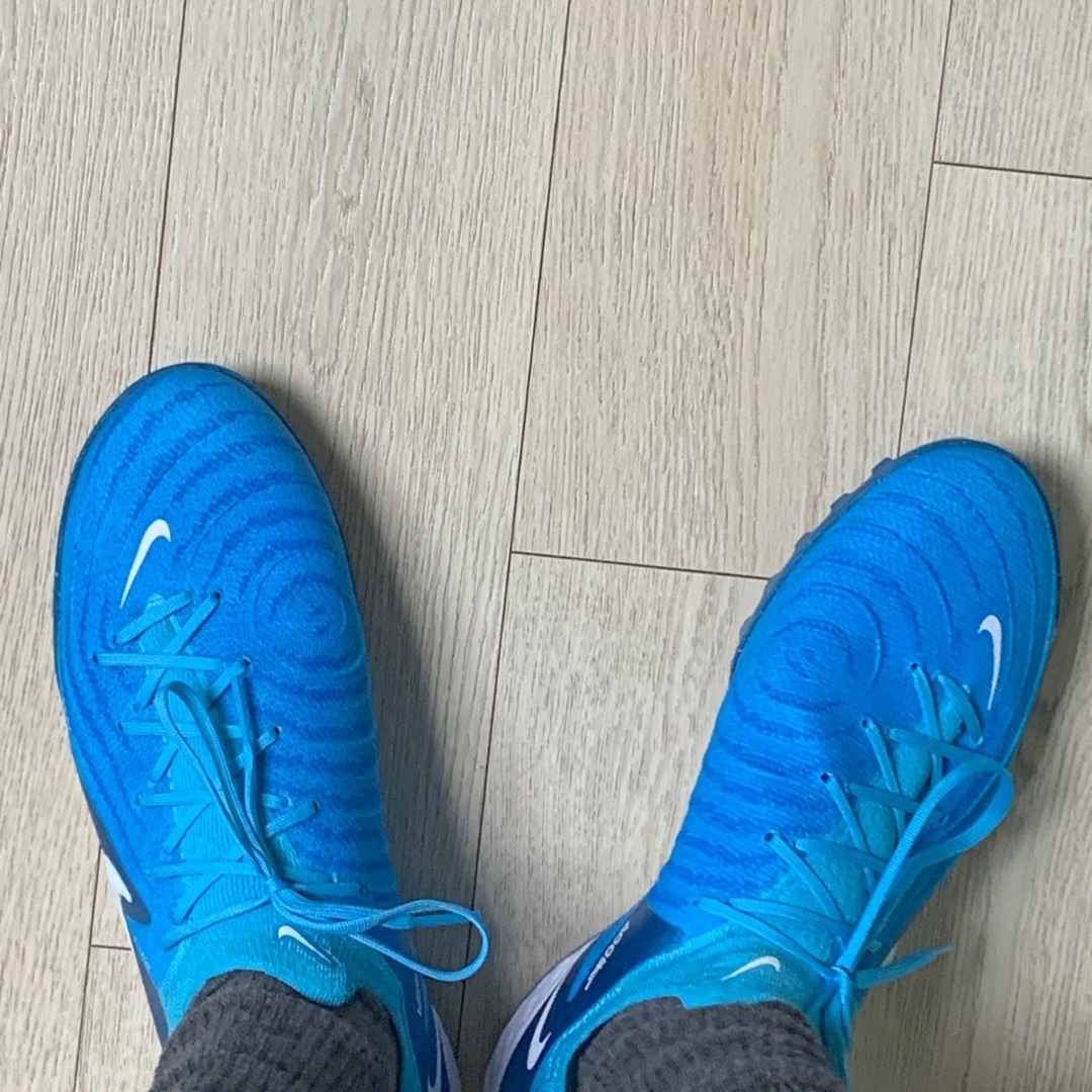 Nike Phantom GX 2 Pro TF Blue Fury White 착용 스타일 - 2