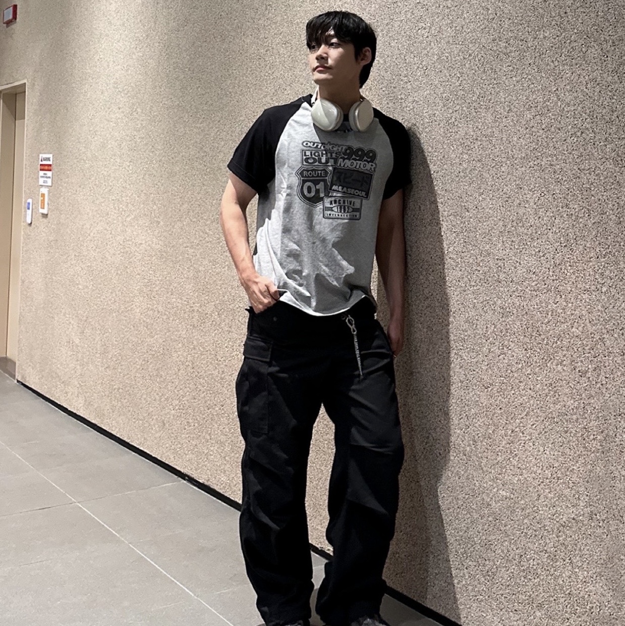 Quarqor #3106 Ring, Adidas Yeezy 500 Utility Black 2022/2023 착용 스타일 - 5