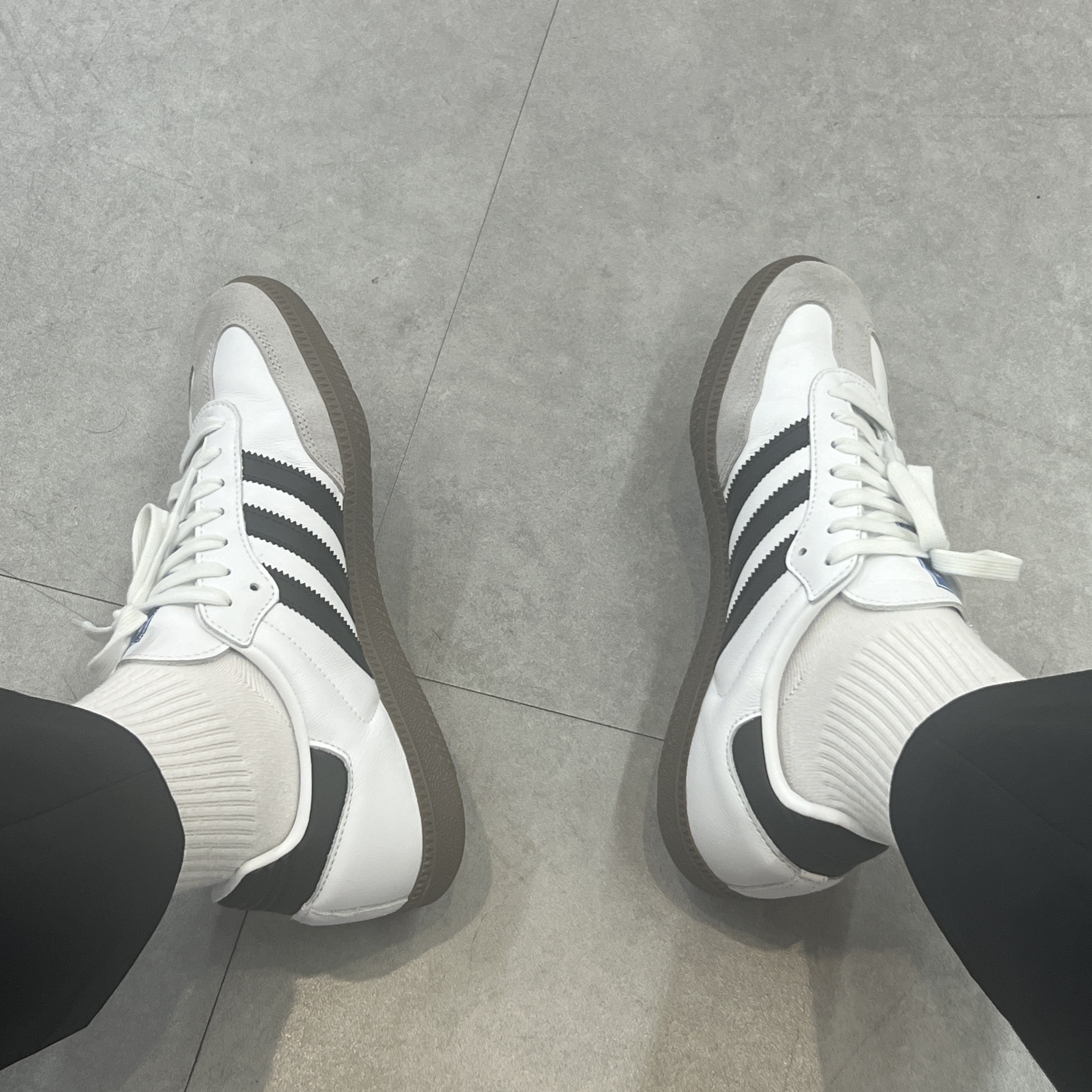 Adidas Samba OG Cloud White 착용 스타일