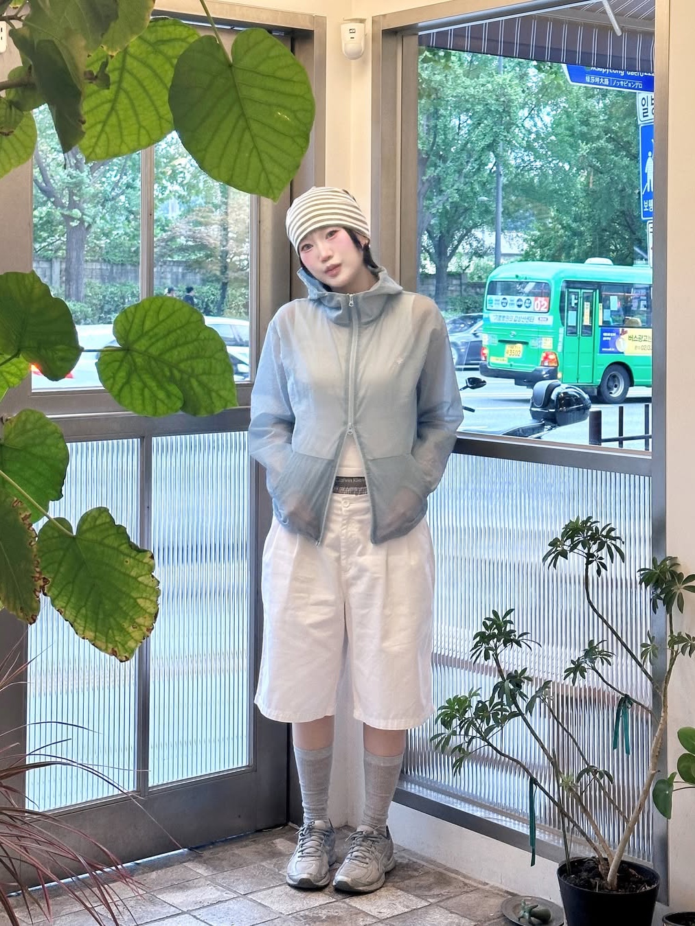 SLOW RECORD HOUSE Unisex Mesh Lightweight Jacket Skyblue 착용 스타일 - 2