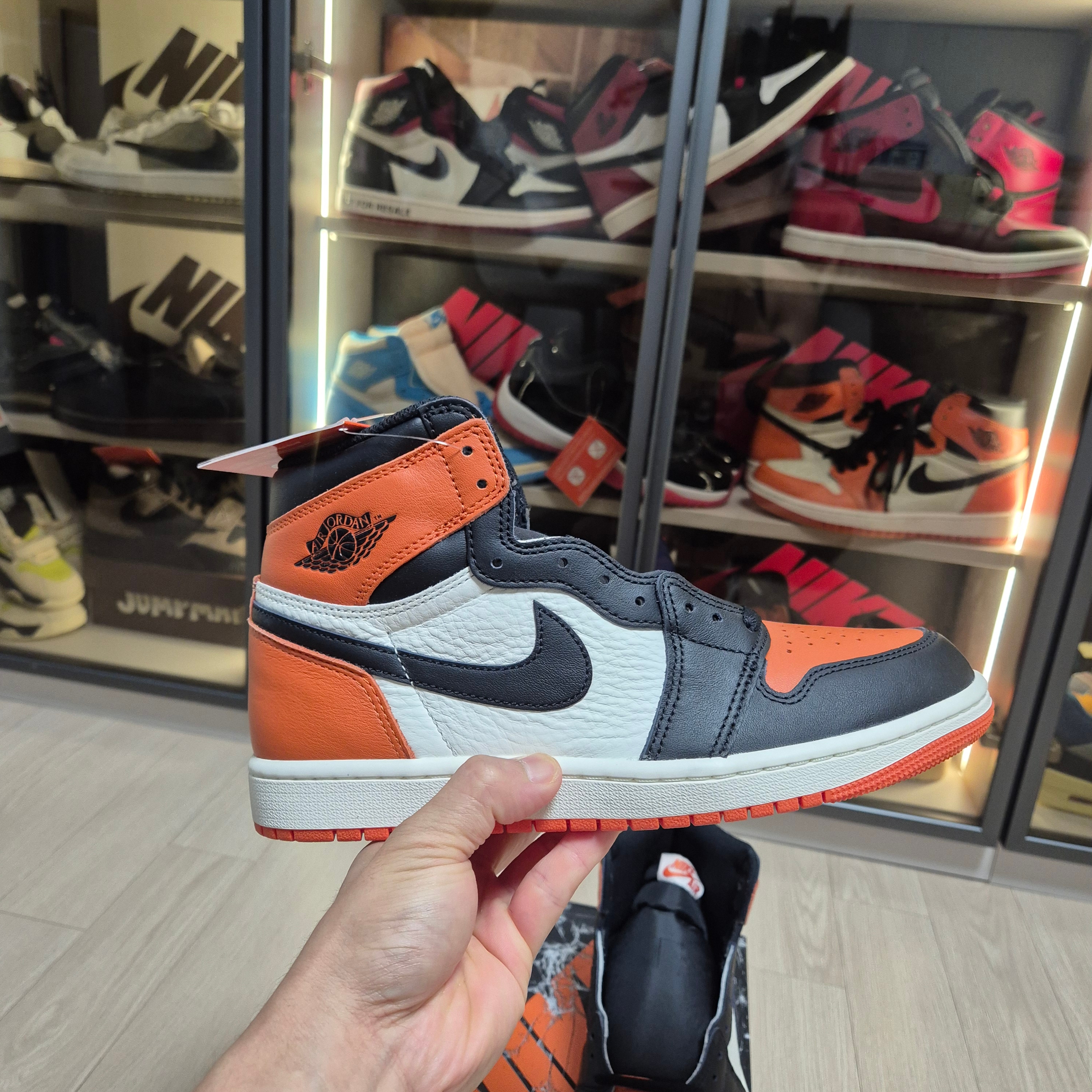 Jordan 1 Retro High OG Shattered Backboard, Jordan 1 Retro High OG Reverse Shattered Backboard 착용 스타일 - 4
