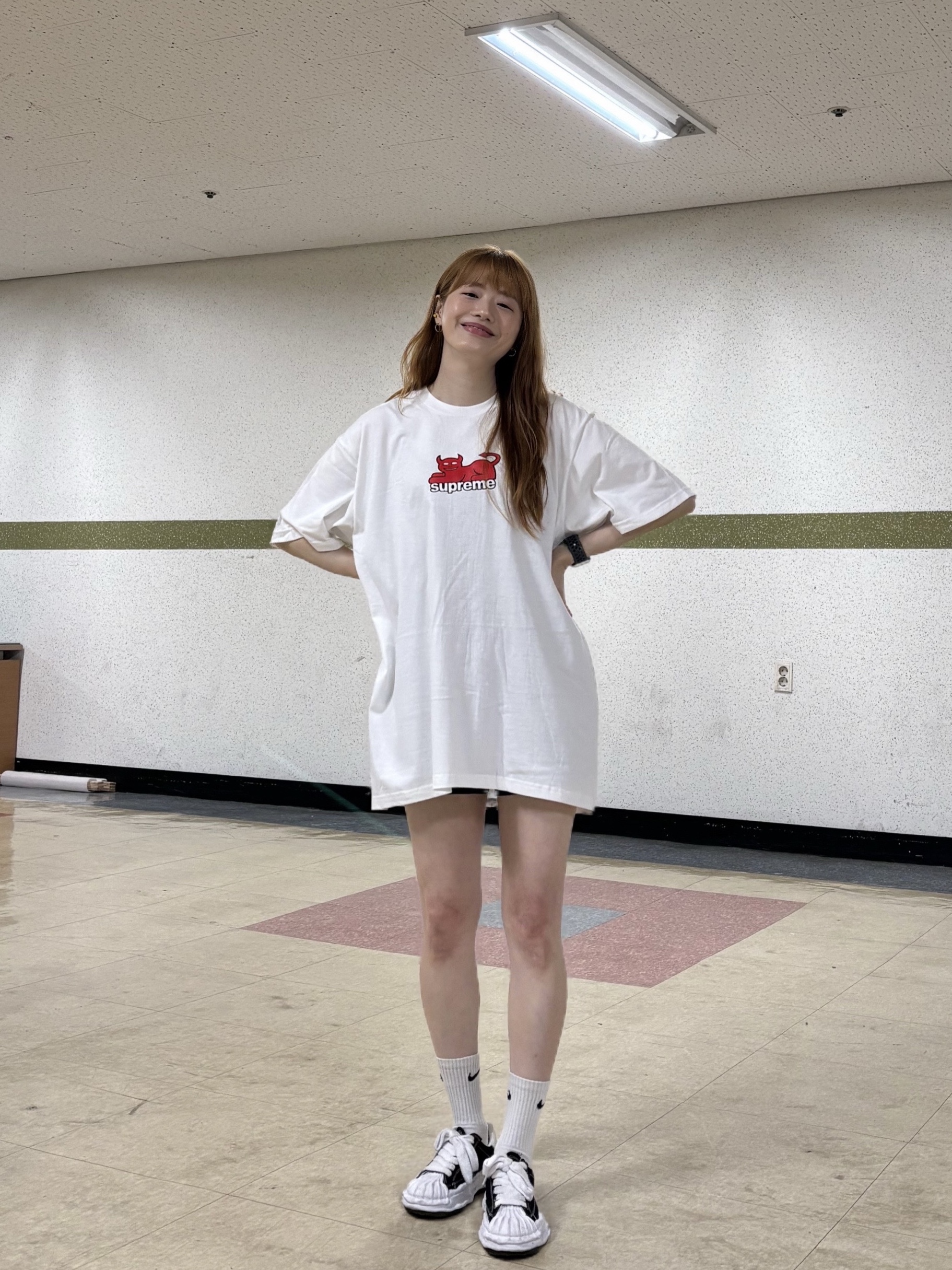 Supreme x Toy Machine Devil Cat T-Shirt White - 24SS, Maison Mihara Yasuhiro Blakey OG Sole Canvas Low-top Sneakers Black White 착용 스타일 - 2