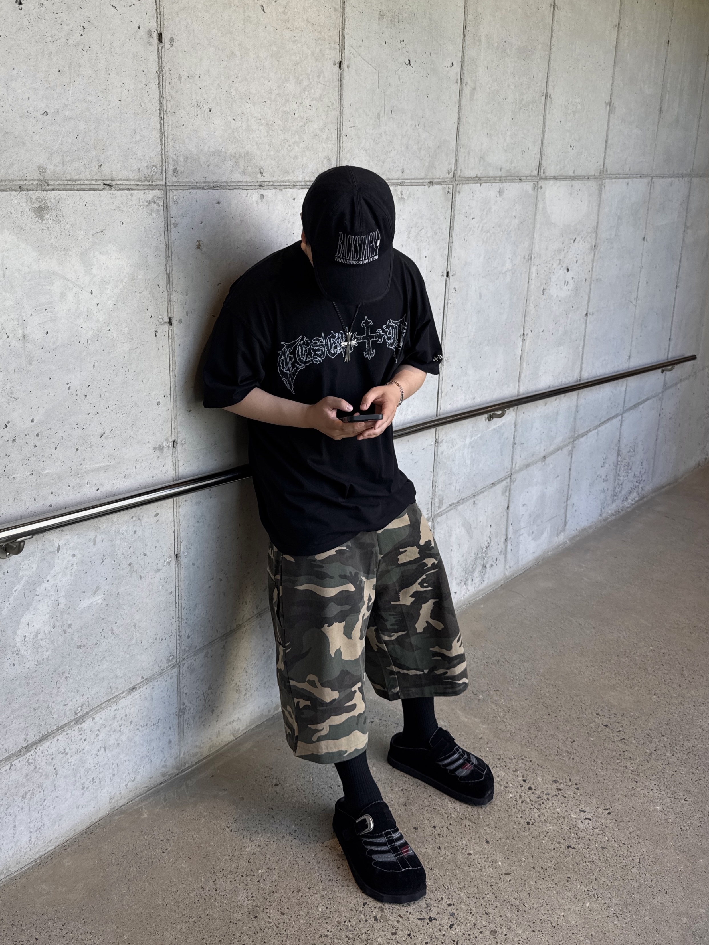 SLOW RECORD HOUSE Carpenter Bermuda Wide Camo Pants Vintage Green, [더블적립] ETCE Backstage Washed Ball Cap Black 착용 스타일