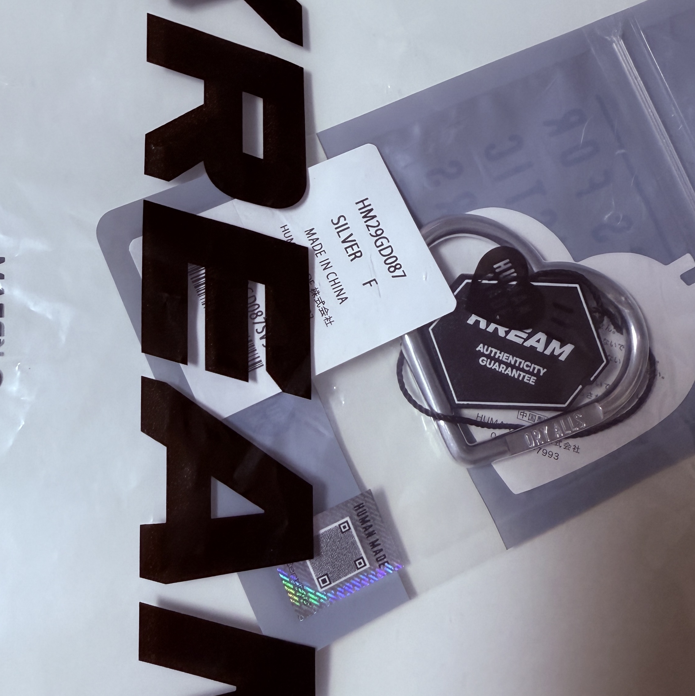 Human Made Heart Carabiner Silver 착용 스타일
