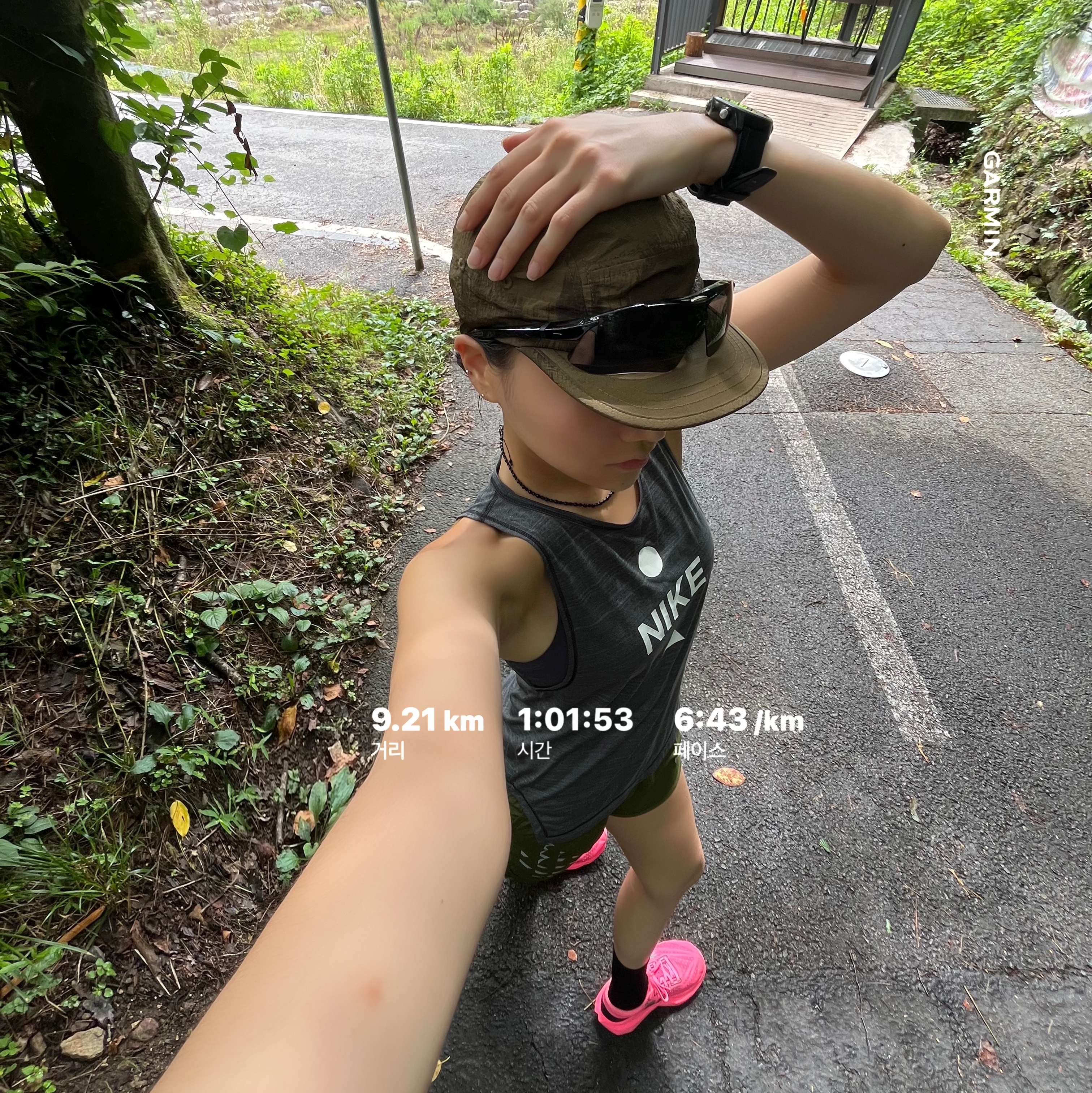 (W) New Balance FuelCell Rebel v4 Ultra Pink Black - D Wide, (W) New Balance FuelCell Rebel v4 Ultra Pink Black - B Standard 착용 스타일 - 1
