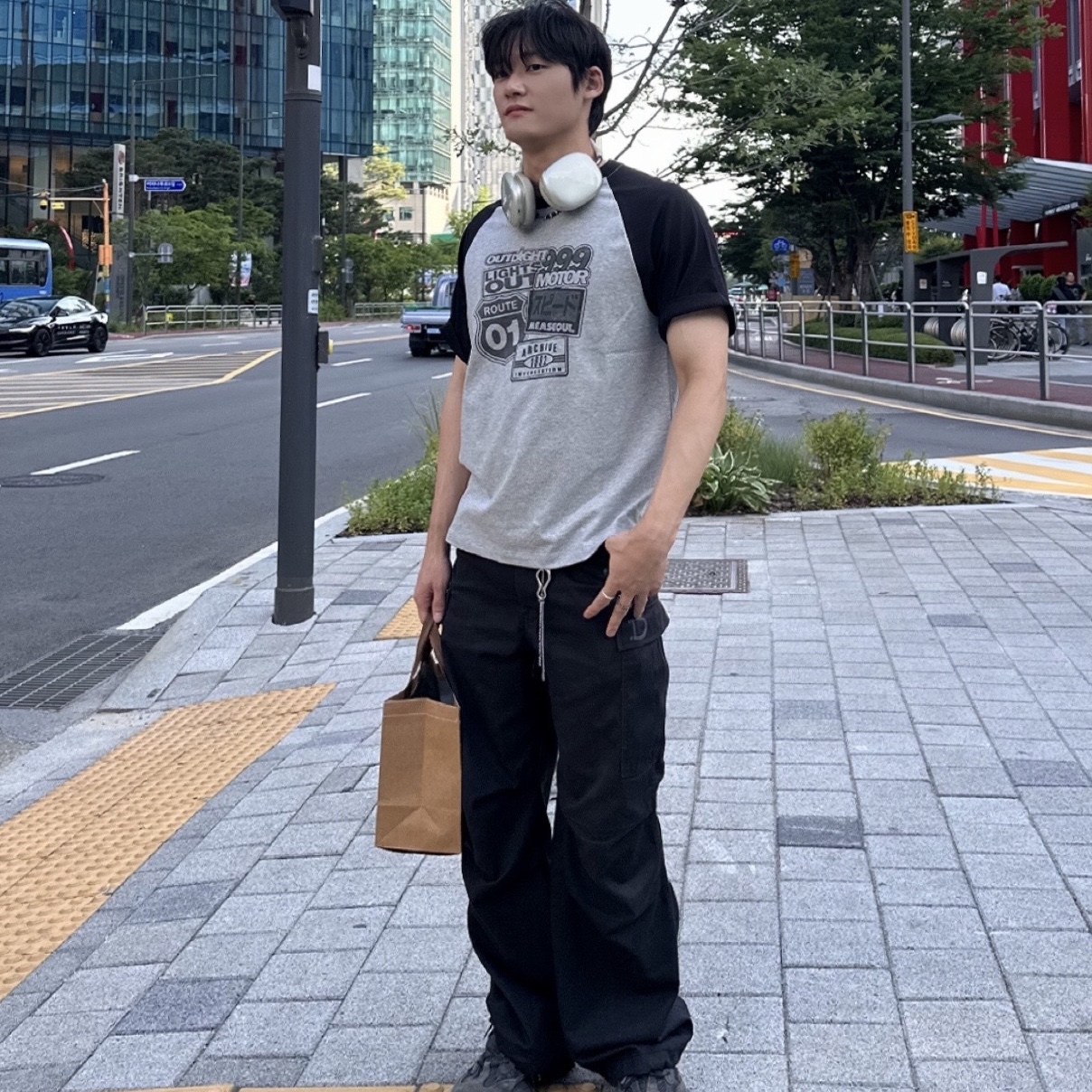 Quarqor #3106 Ring, Adidas Yeezy 500 Utility Black 2022/2023 착용 스타일 - 1