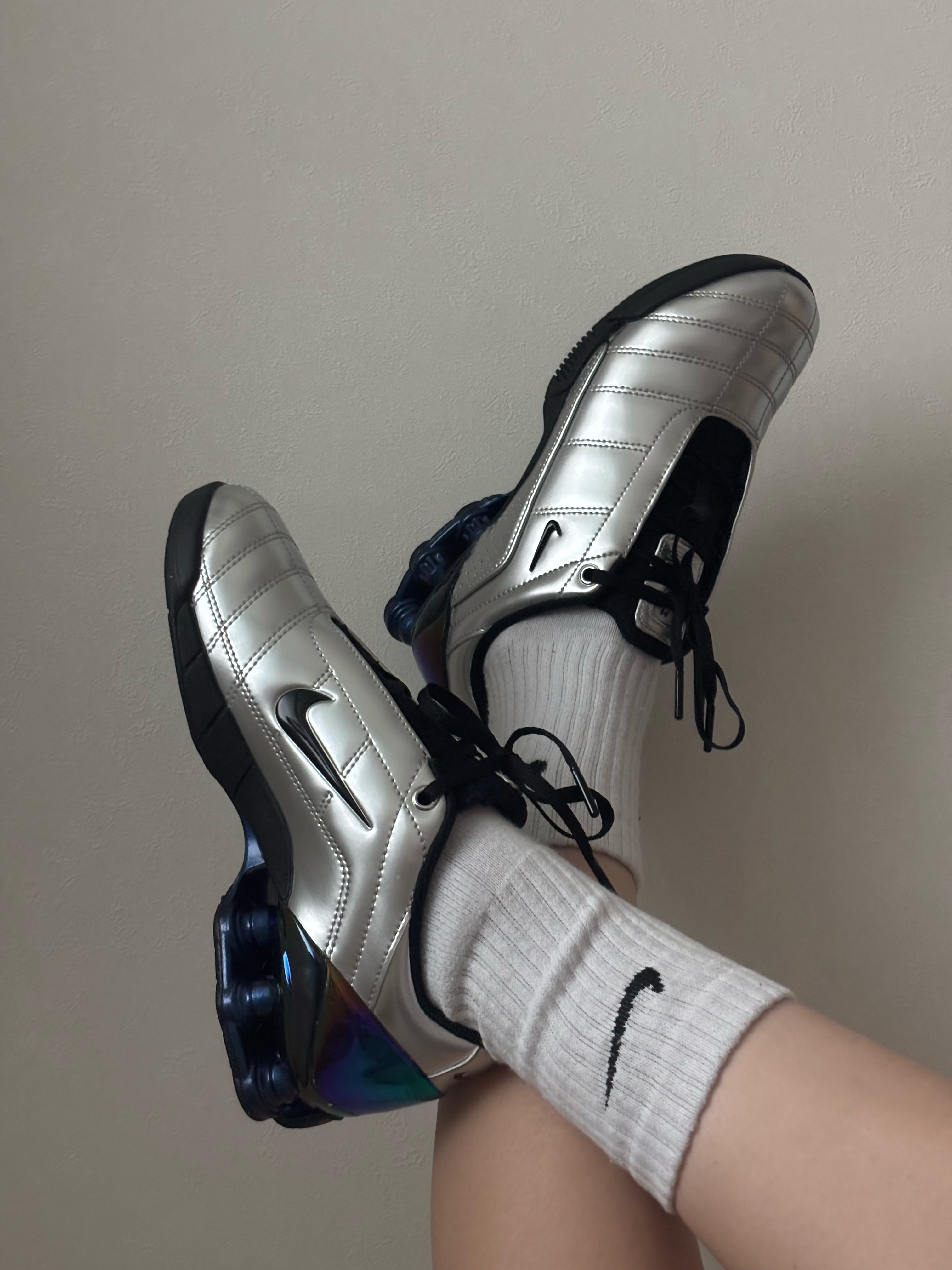 (W) Nike x Maha Amsterdam Total 90 Shox Magia Metallic Silver Black 착용 스타일