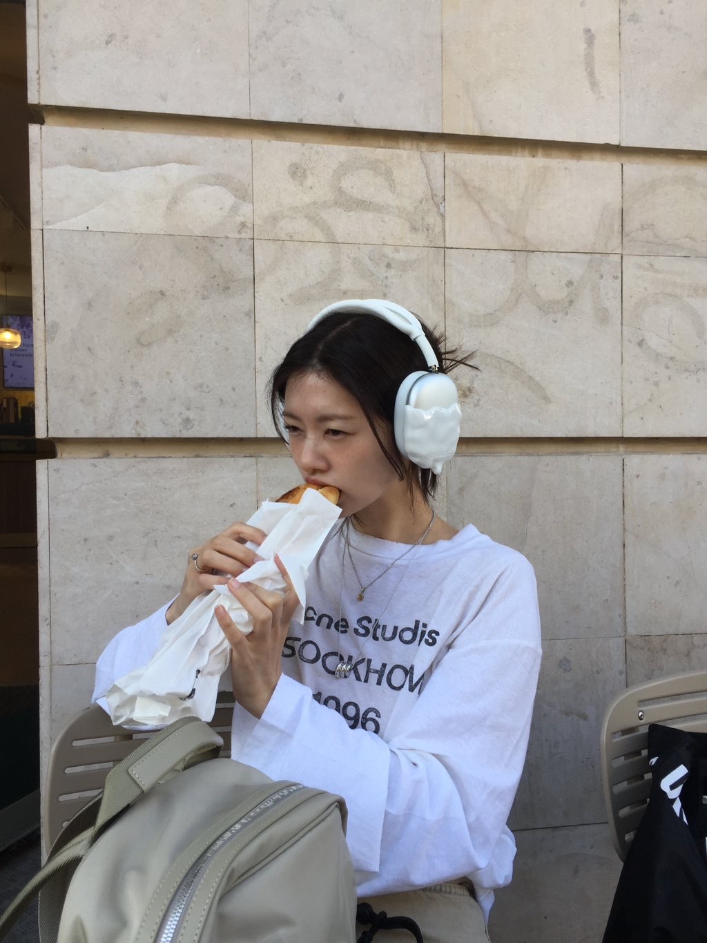 Gragg Double Layers Case - Ivory (Airpods Max) 착용 스타일