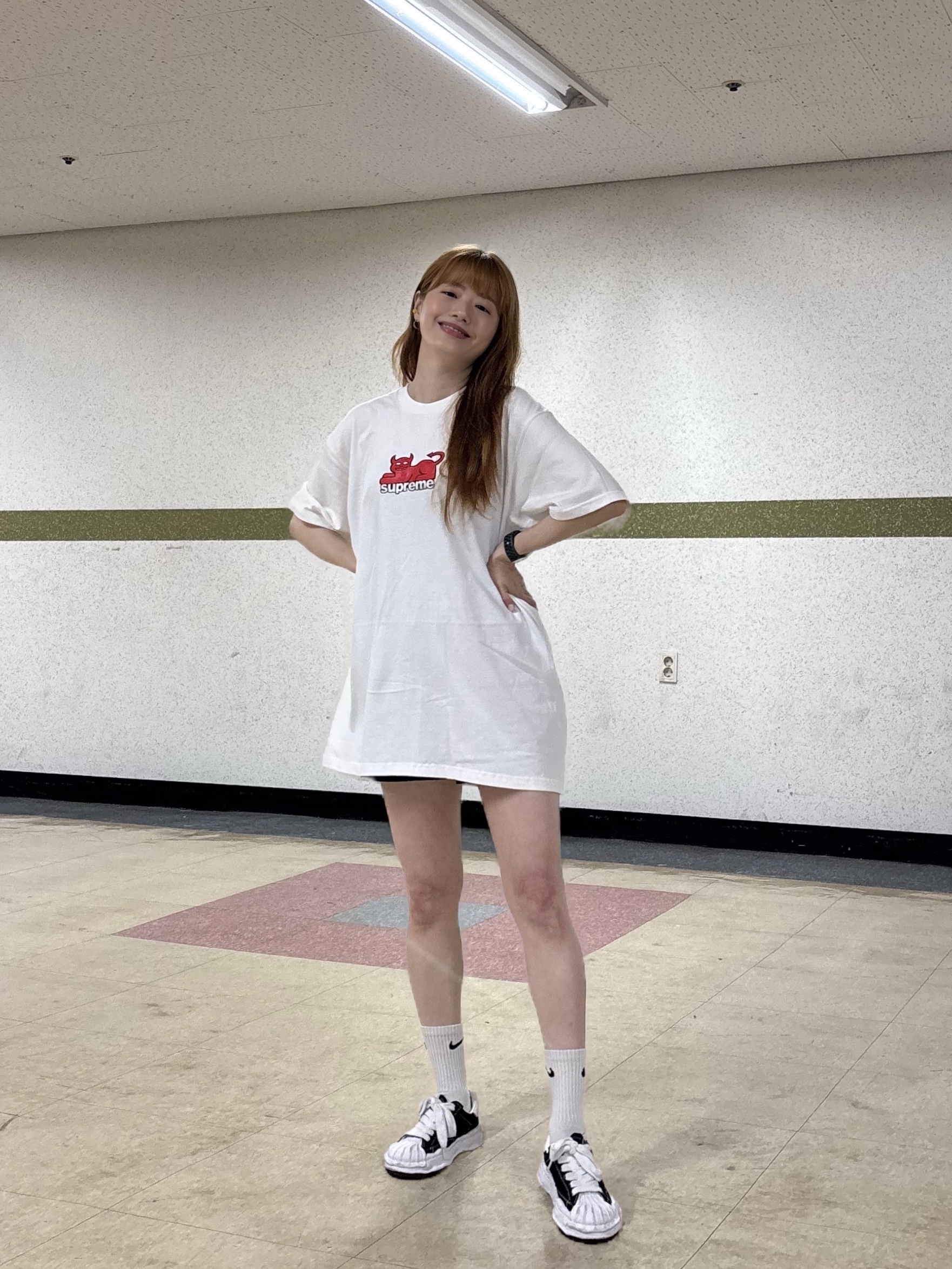 Supreme x Toy Machine Devil Cat T-Shirt White - 24SS, Maison Mihara Yasuhiro Blakey OG Sole Canvas Low-top Sneakers Black White 착용 스타일 - 3