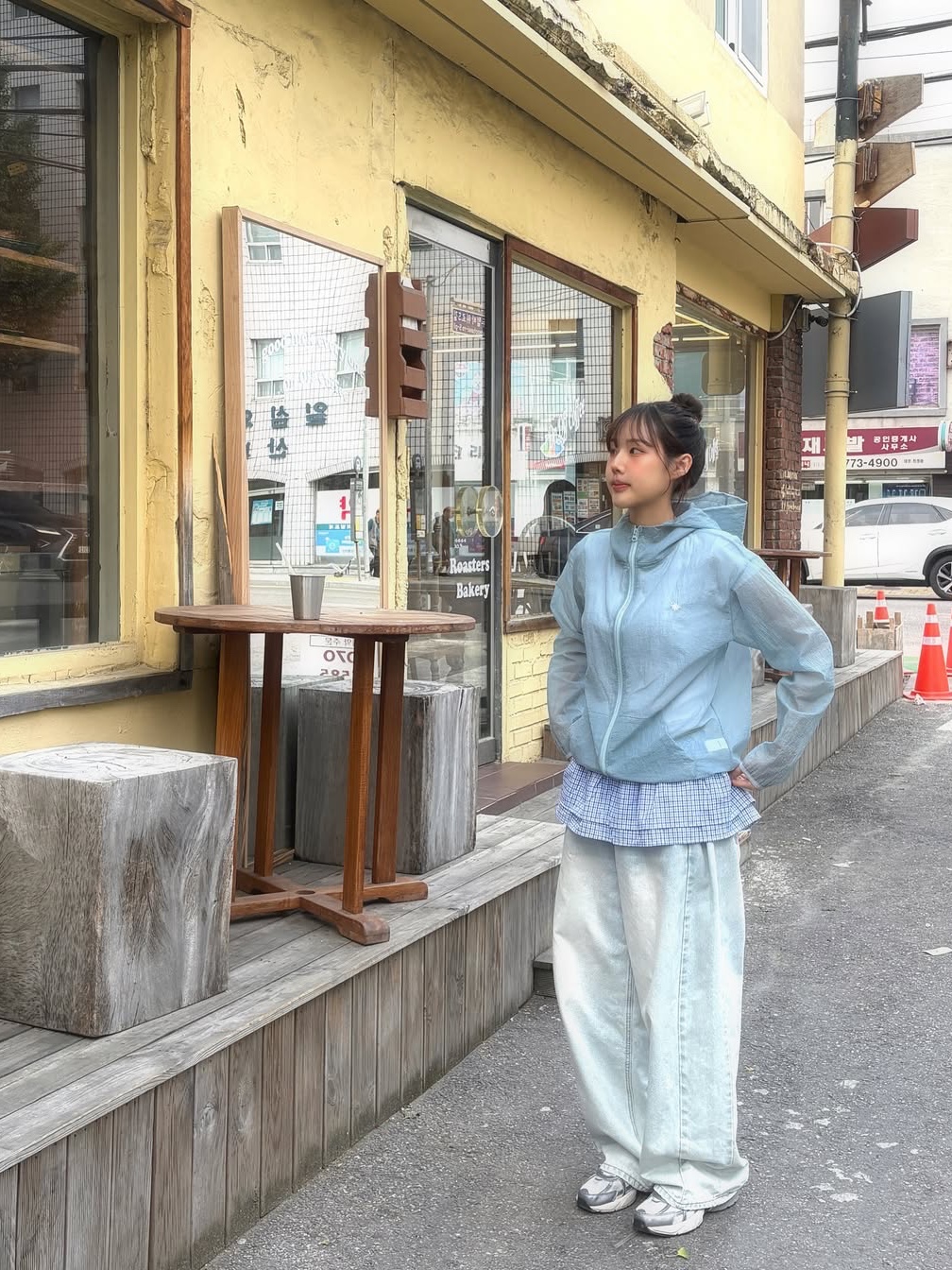 SLOW RECORD HOUSE Unisex Mesh Lightweight Jacket Skyblue 착용 스타일 - 2