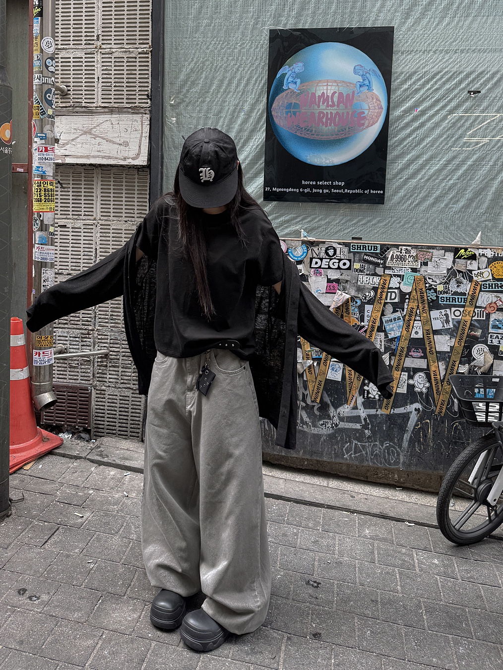 Heritage Floss Waterproof Nylon BB Cap Black, Helinox Catchy Keyring Black 착용 스타일 - 1