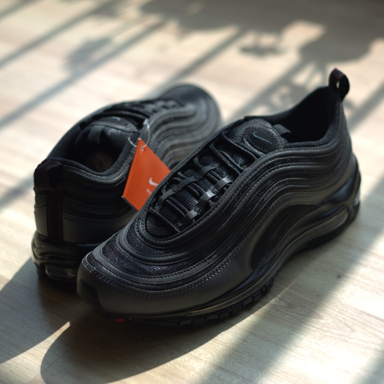 Nike Air Max 97 Metallic Hematite 착용 스타일