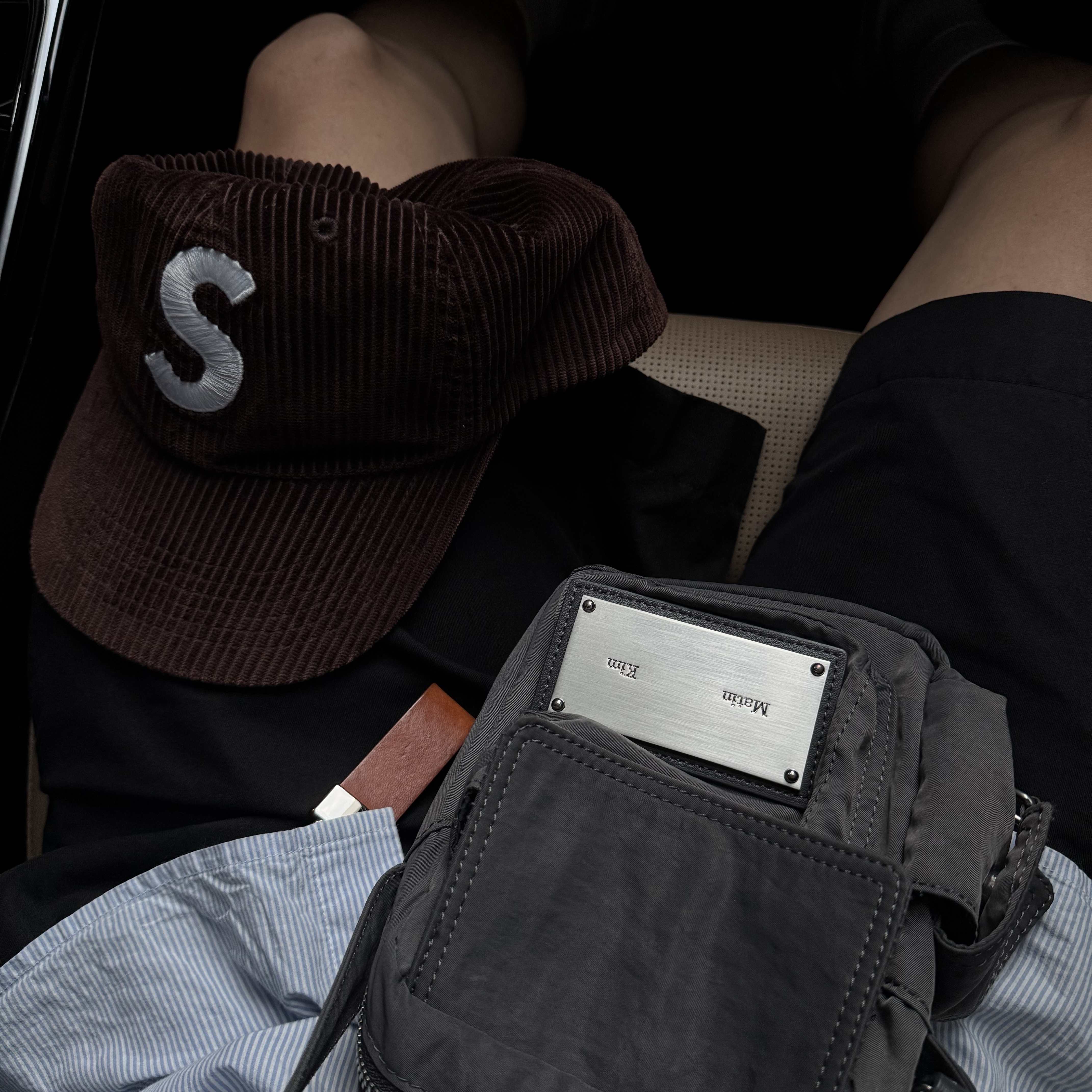 Matin Kim Cargo Cross Mini Bag Charcoal, Supreme Corduroy S Logo 6-Panel Dark Brown - 24FW 착용 스타일 - 1