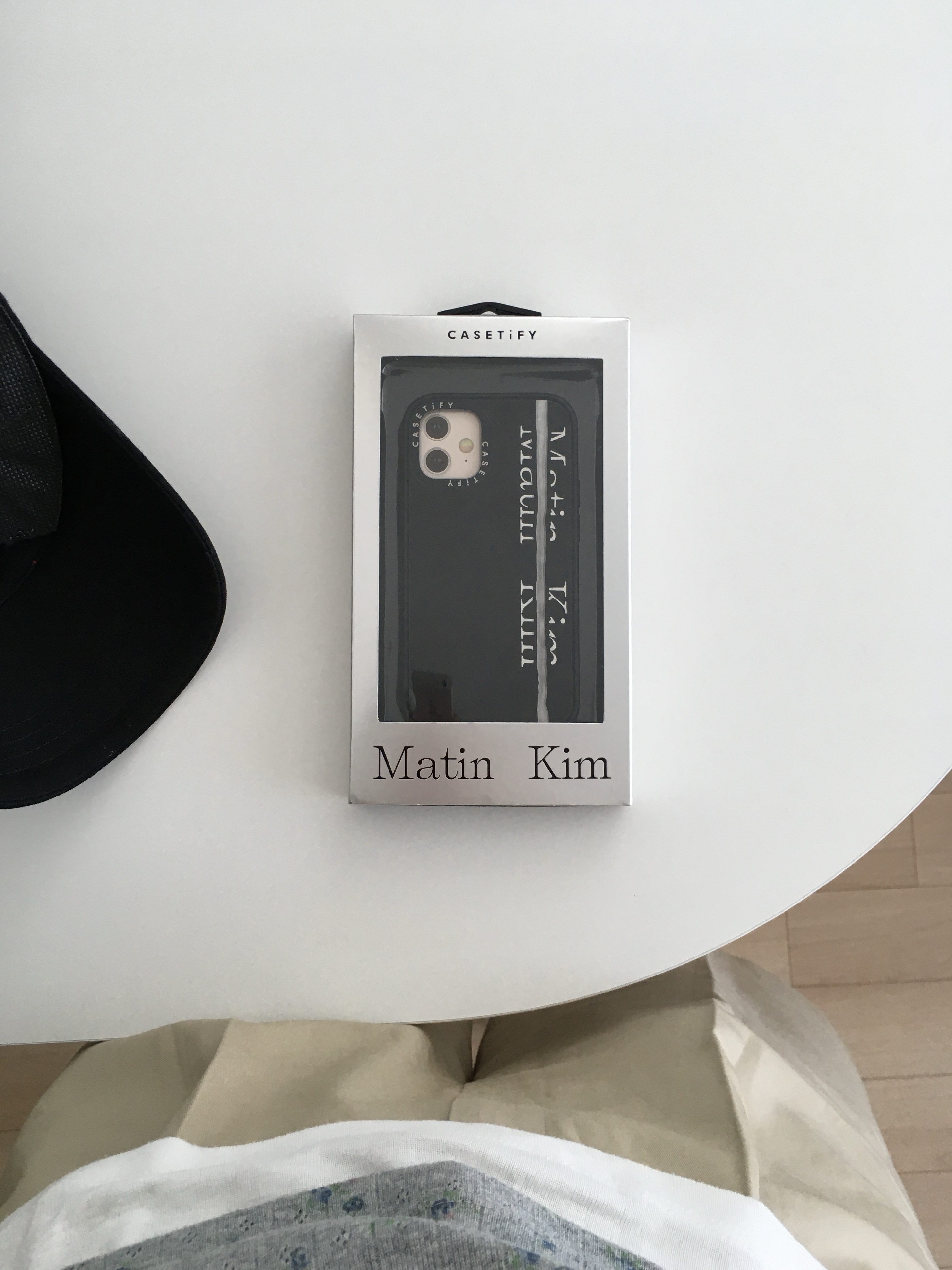 Casetify x Matin Kim iPhone Black Logo Magsafe Impact Case Matte Black 착용 스타일