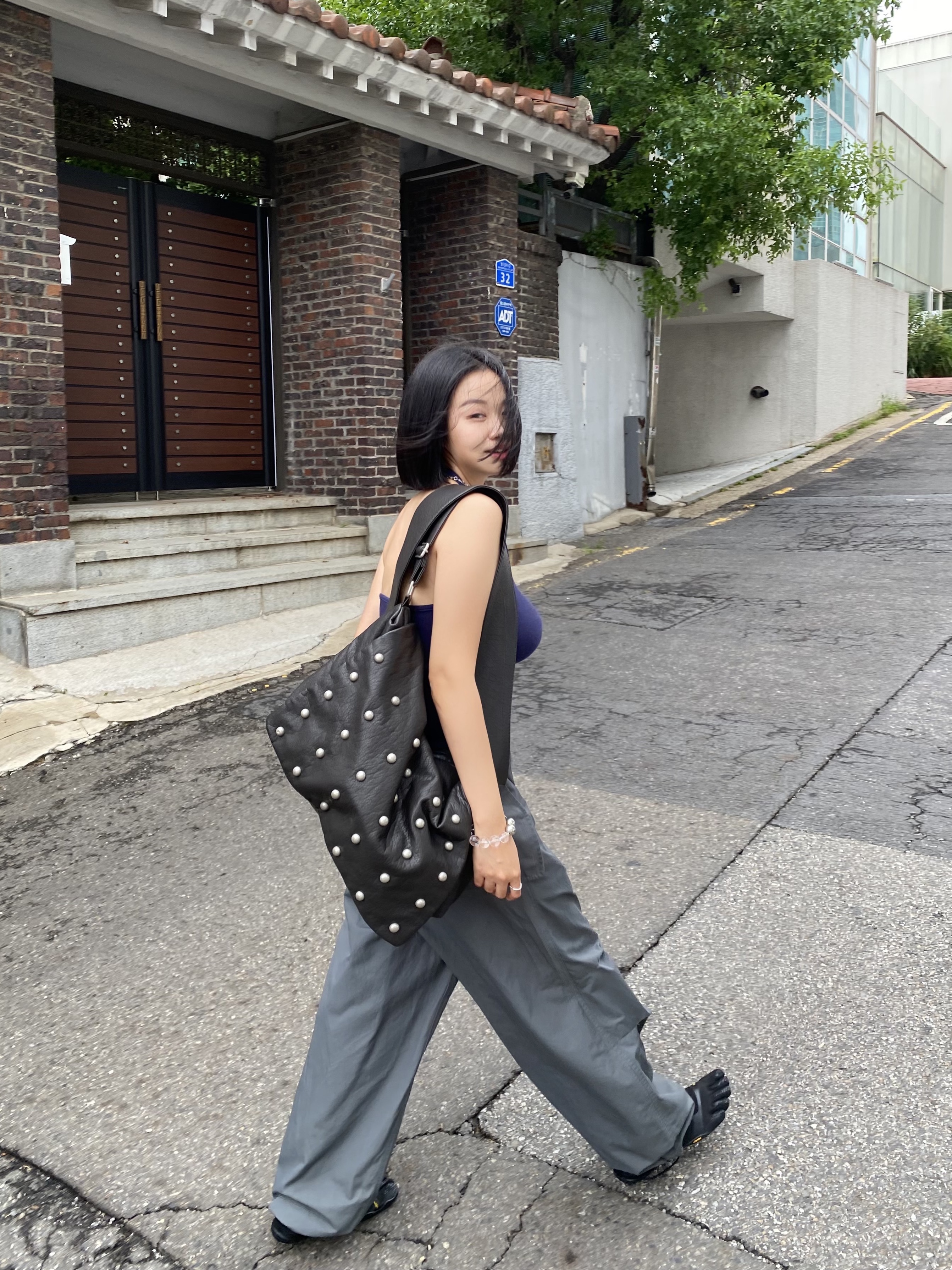 Vibram Fivefingers V-Alpha Black 착용 스타일