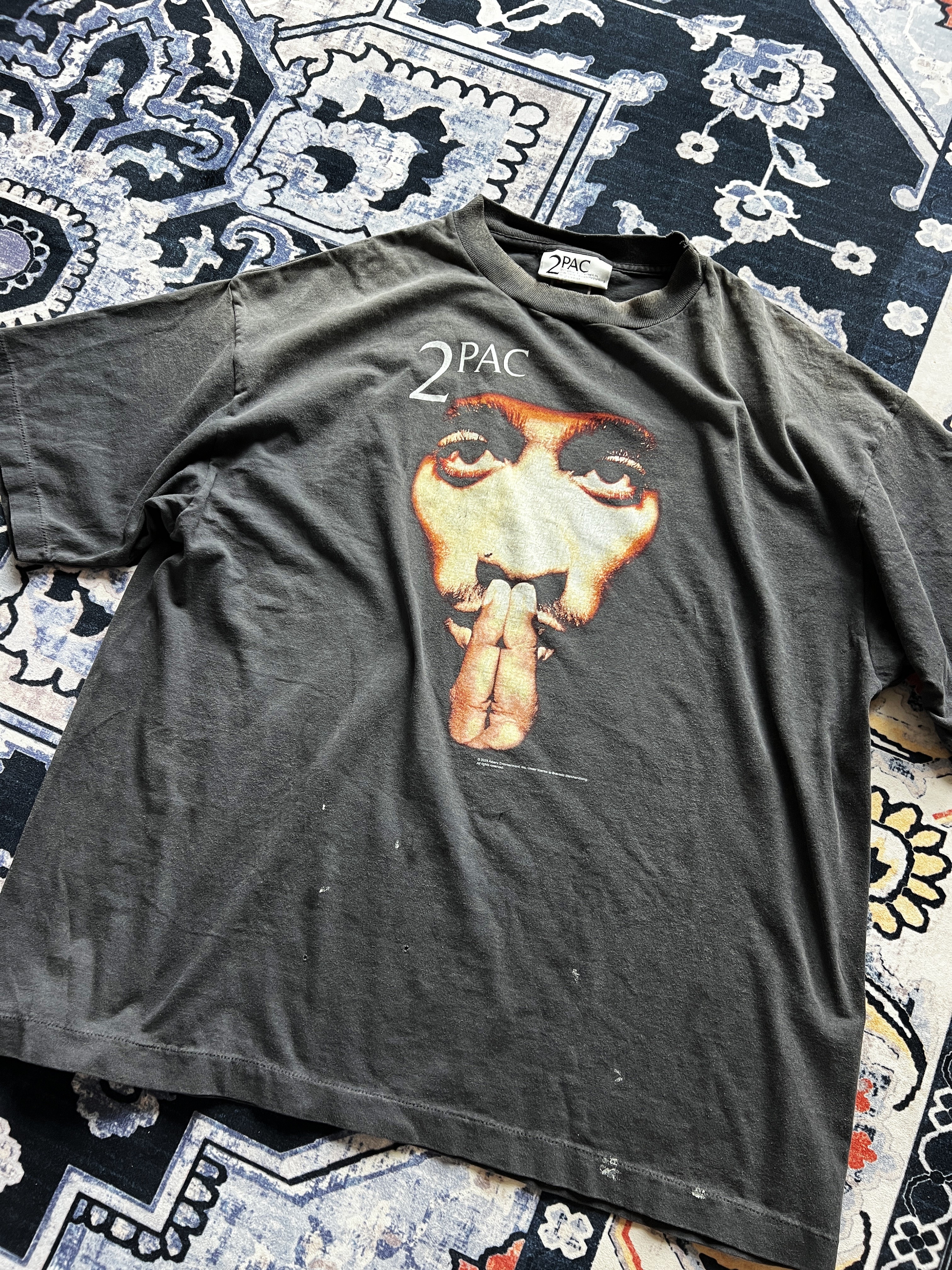 Saint Mxxxxxx x 2Pac S/S T-Shirt Black - 25SS 착용 스타일 - 1