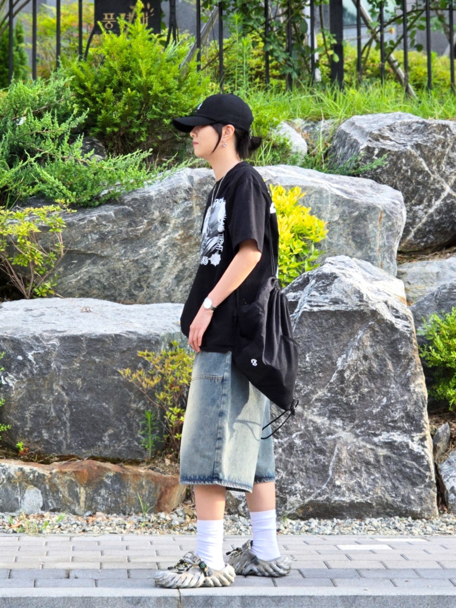Stussy x Gang Starr Take It Personal T-Shirt Black, Crocs Echo Marbled Clog Bone Multi 착용 스타일 - 1