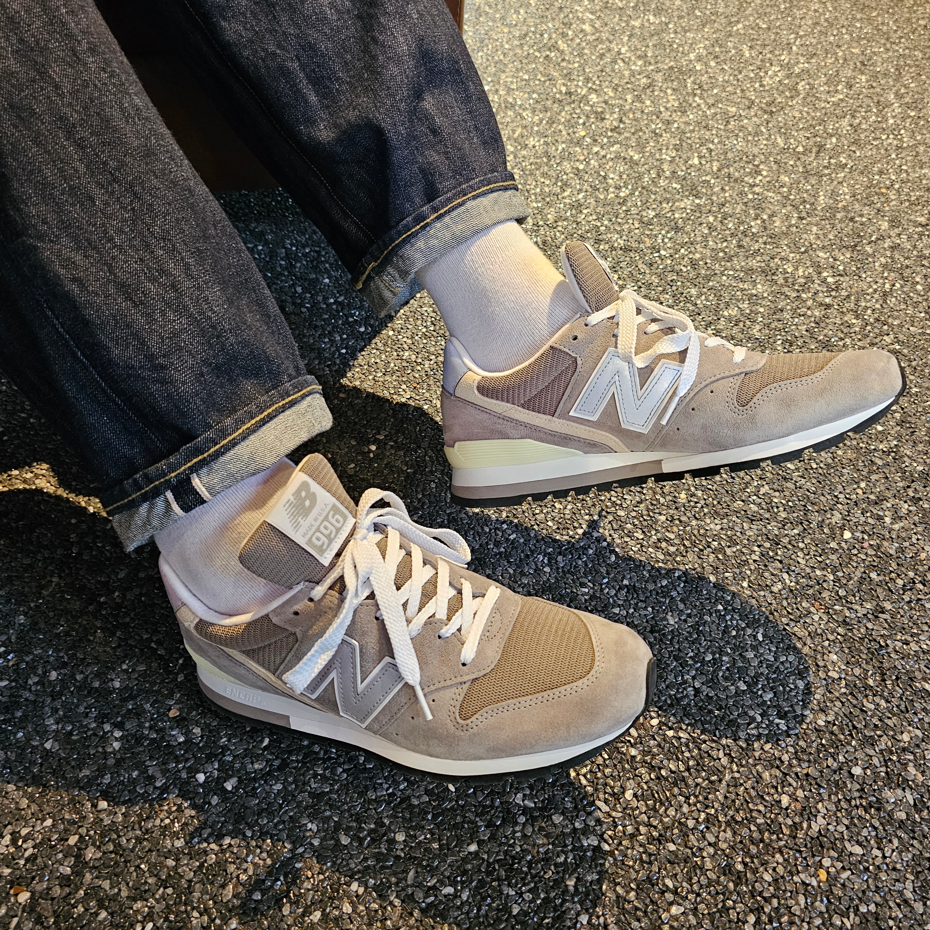 New Balance Made in USA 996 Grey 착용 스타일 - 1