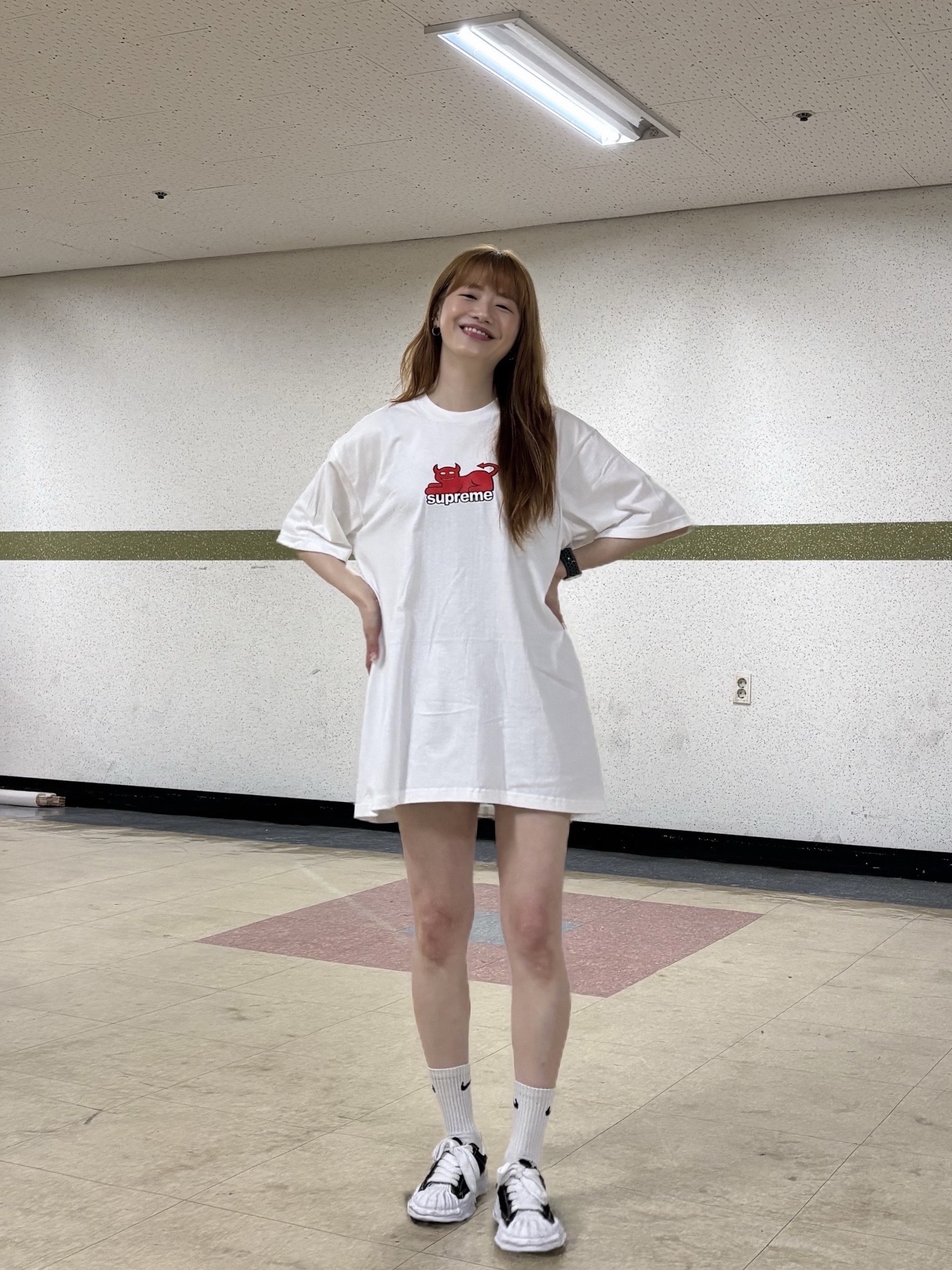 Supreme x Toy Machine Devil Cat T-Shirt White - 24SS, Maison Mihara Yasuhiro Blakey OG Sole Canvas Low-top Sneakers Black White 착용 스타일 - 1
