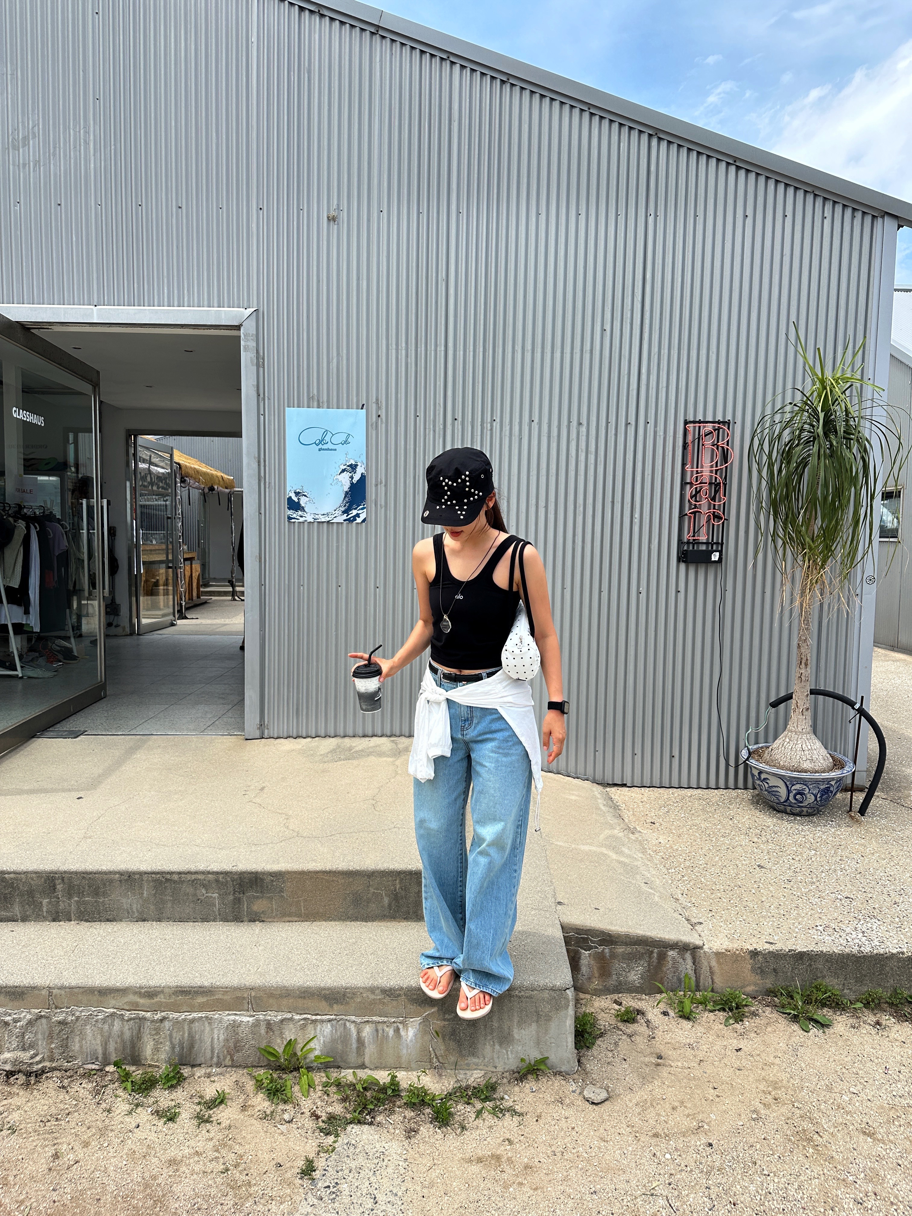(W) Haag Work Jeans Blue, (W) Alo Yoga Aspire Tank Black White 착용 스타일 - 2