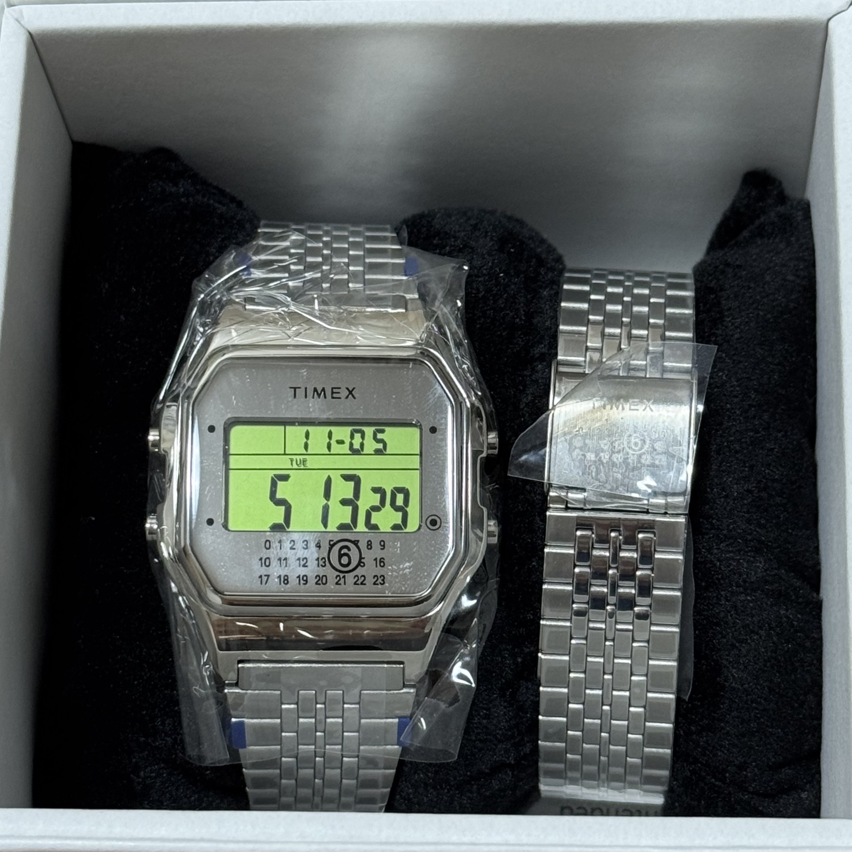Timex x MM6 Maison Margiela T80 Gift Set w/ Extra Bracelet Stainless Steel, Farfromwhat Far Zipper Ripstop Backpack Black 착용 스타일 - 1
