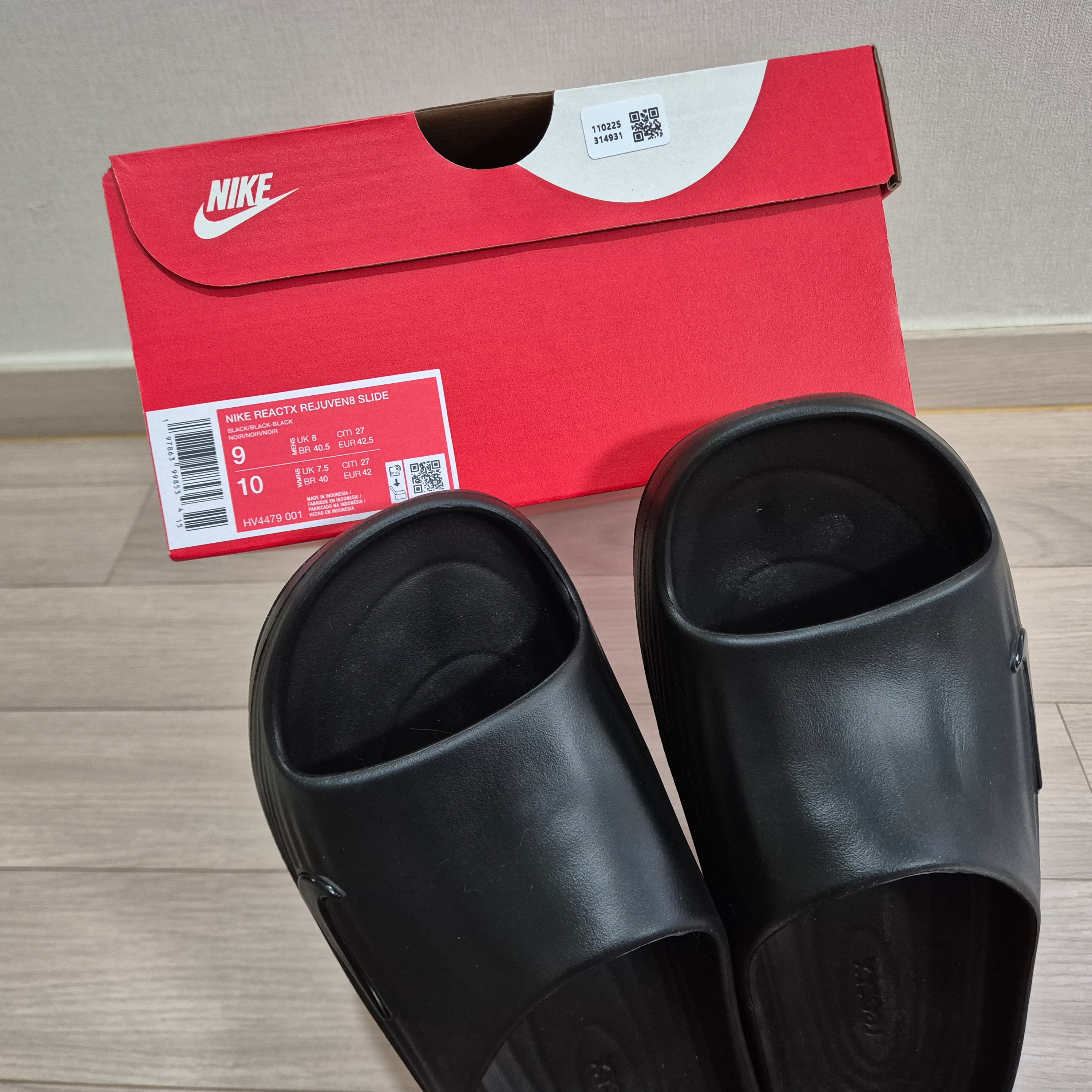 Nike ReactX Rejuven8 Slide Black 착용 스타일 - 2