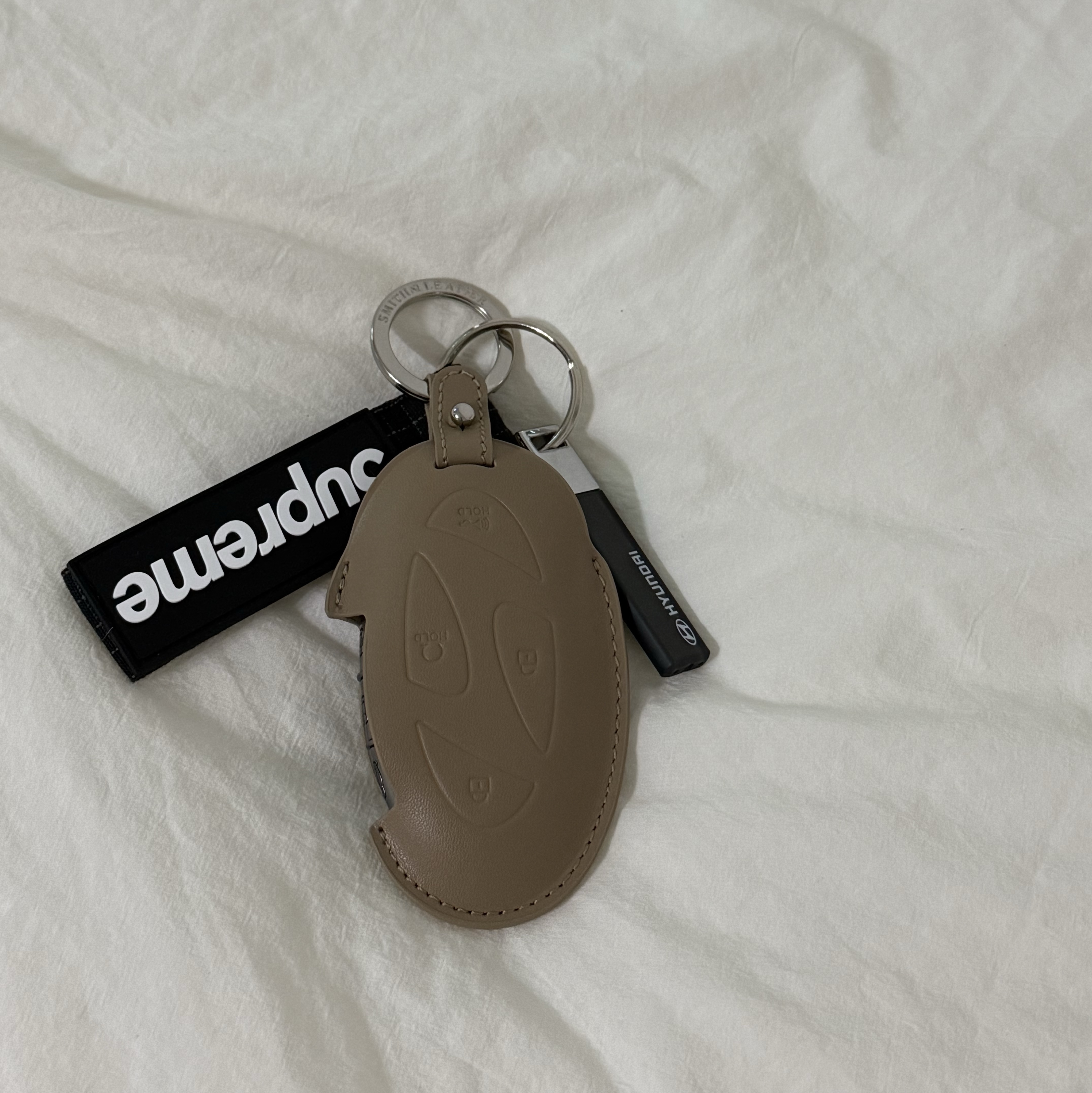 Supreme Ripstop Keychain Black - 24SS 착용 스타일