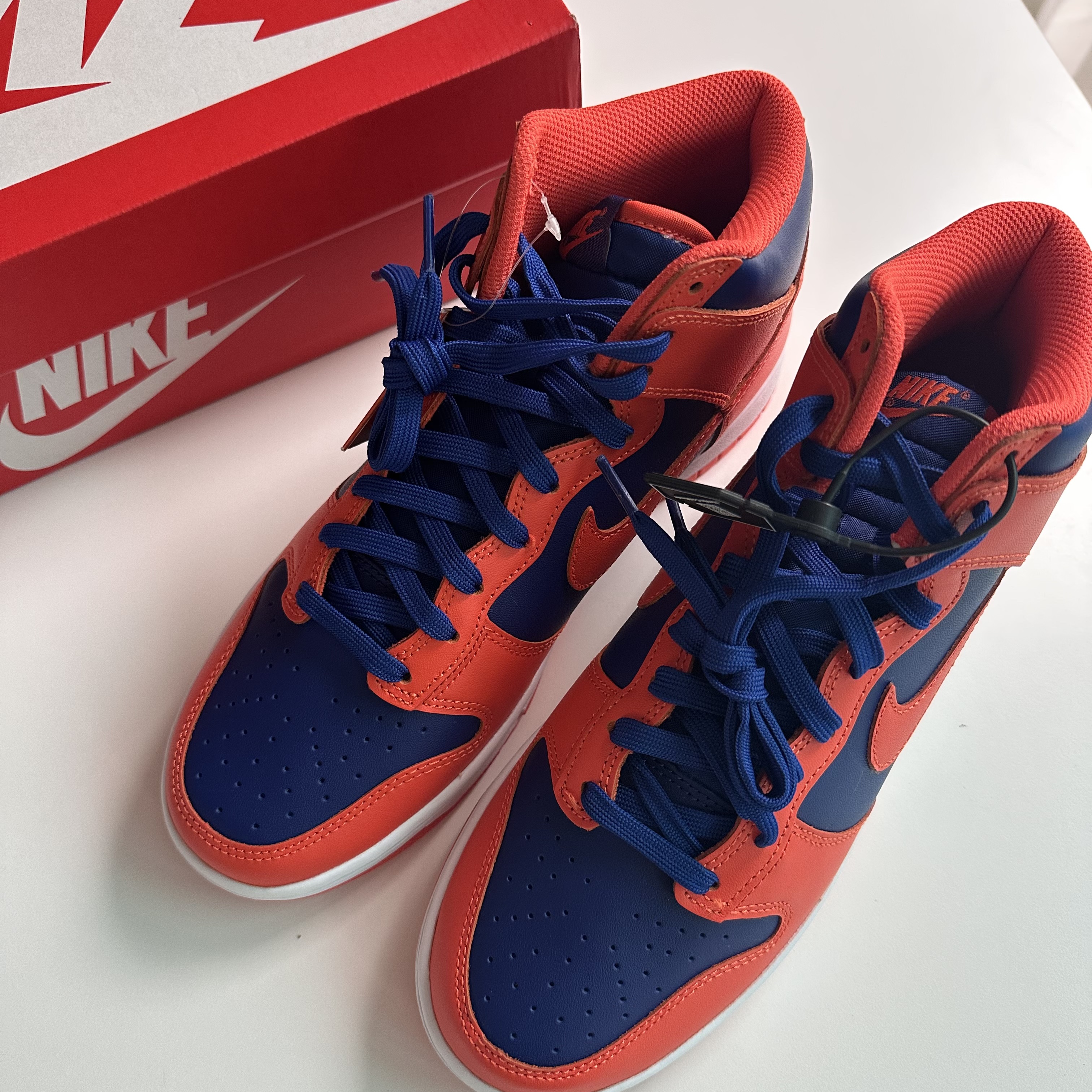 Nike Dunk High Retro Orange and Deep Royal 착용 스타일