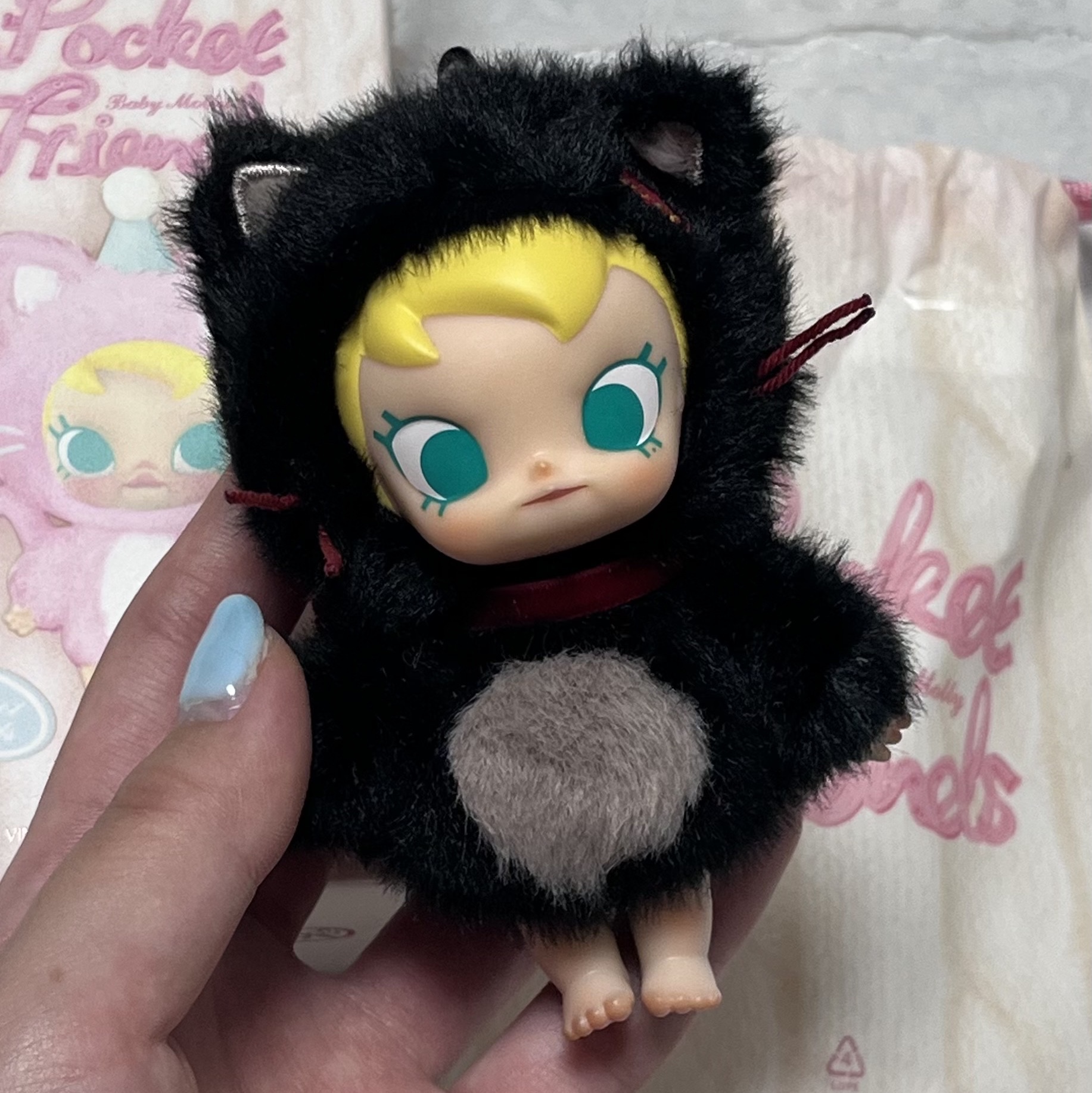 Pop Mart Baby Molly Pocket Friends Series Vinyl Plush Pendant Don't Mess with Me (Opened Case), Pop Mart Baby Molly Pocket Friends Series Vinyl Plush Pendant (6 Blind Boxes) 착용 스타일
