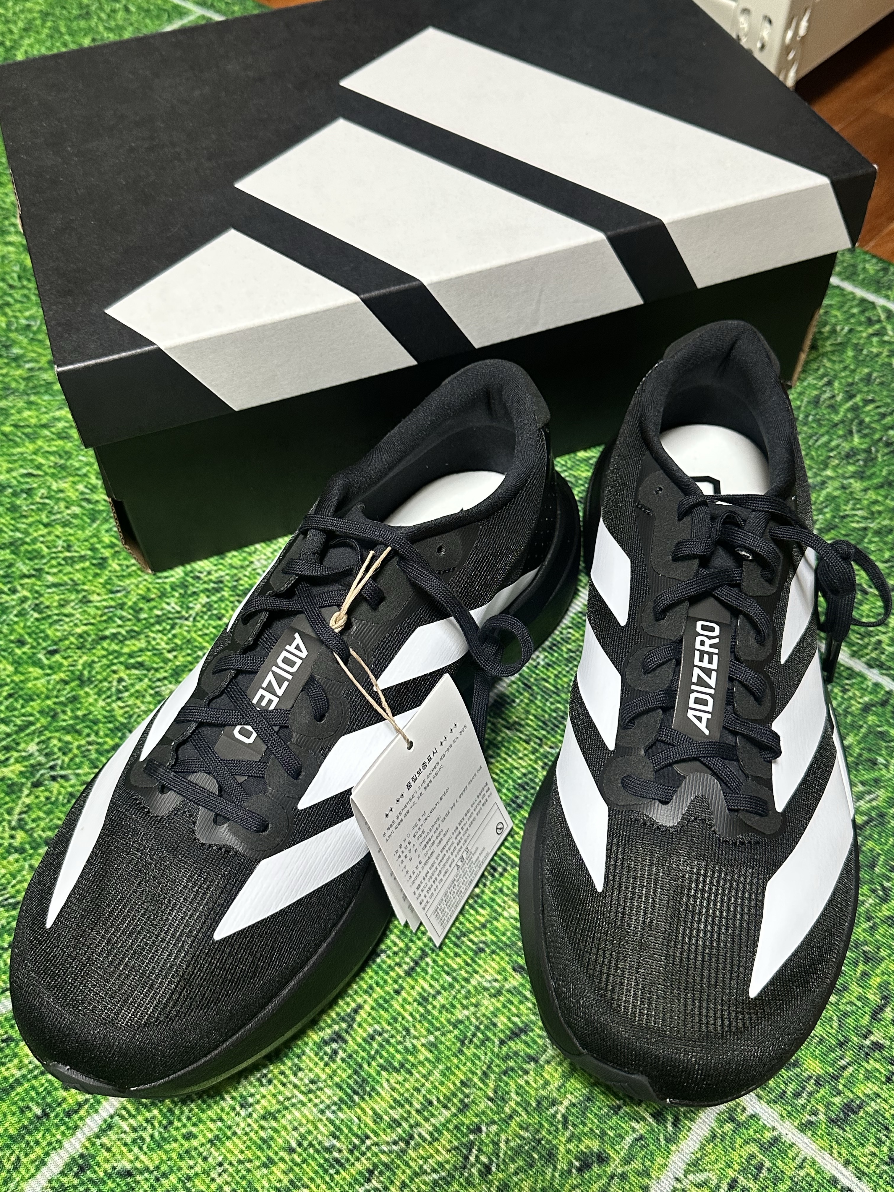 Adidas Adizero EVO SL Core Black Cloud White 착용 스타일