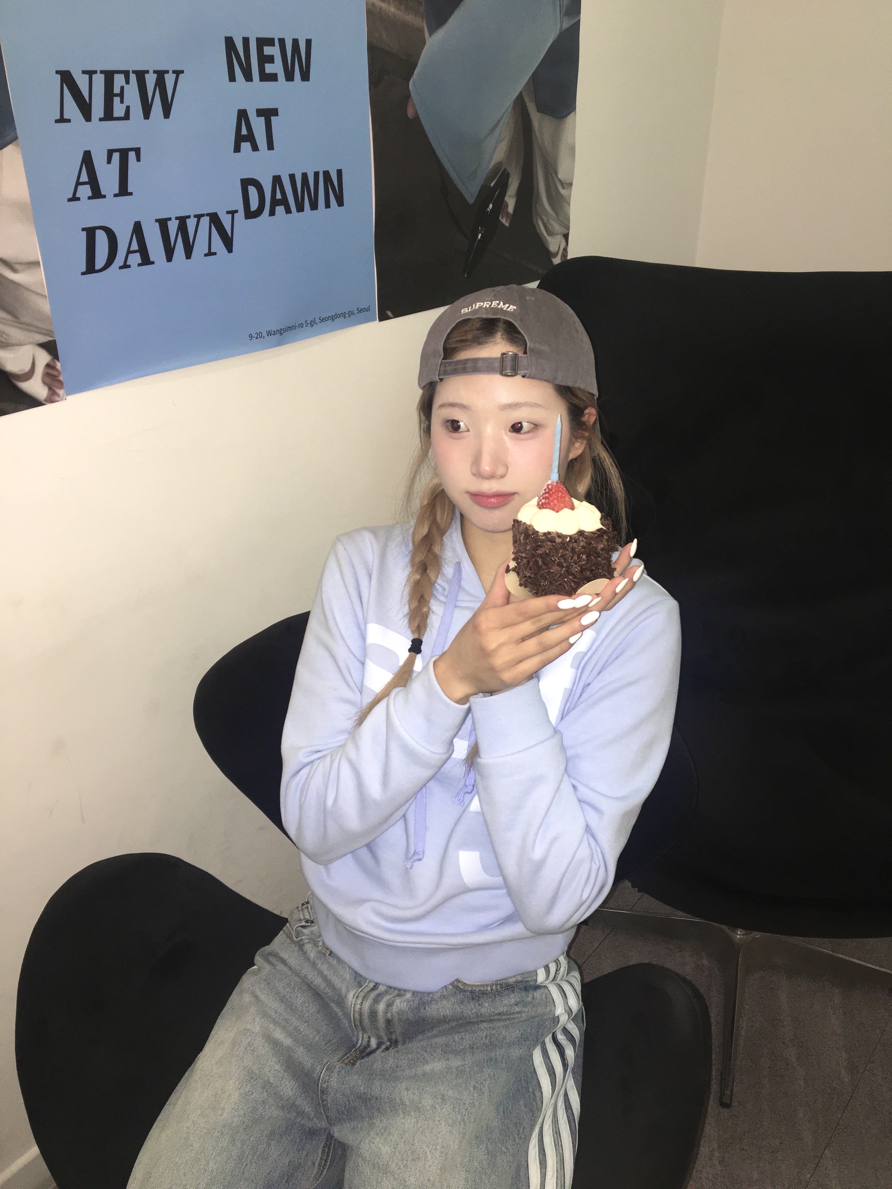 [KREAM 단독] Safarispot Women 1/2 Basic Safari Hoodie Sky, Supreme Pigment Print S Logo 6-Panel Grey - 22FW 착용 스타일