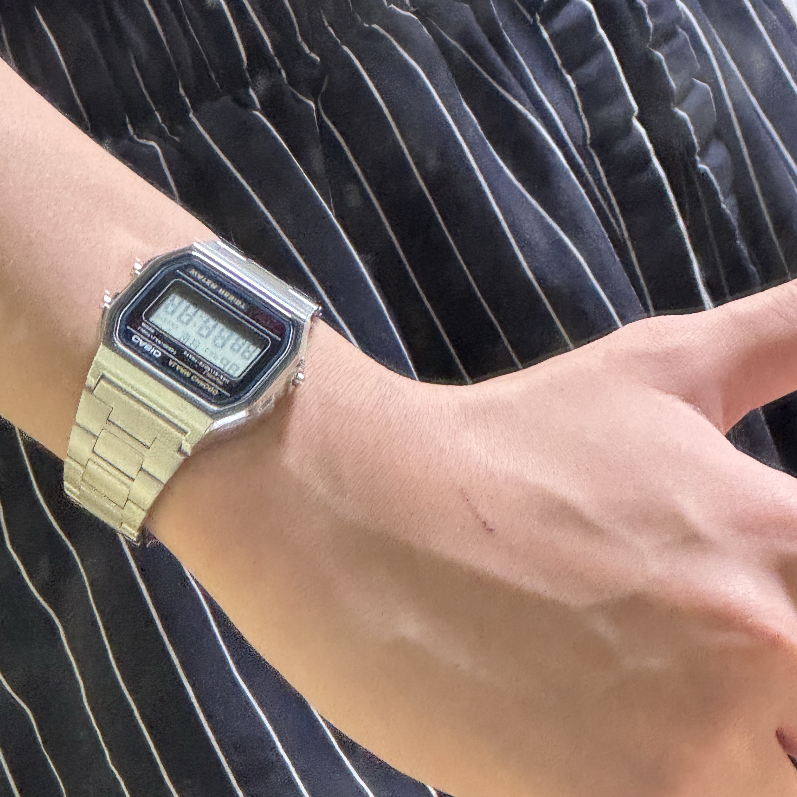 Casio A-158WA-1 착용 스타일