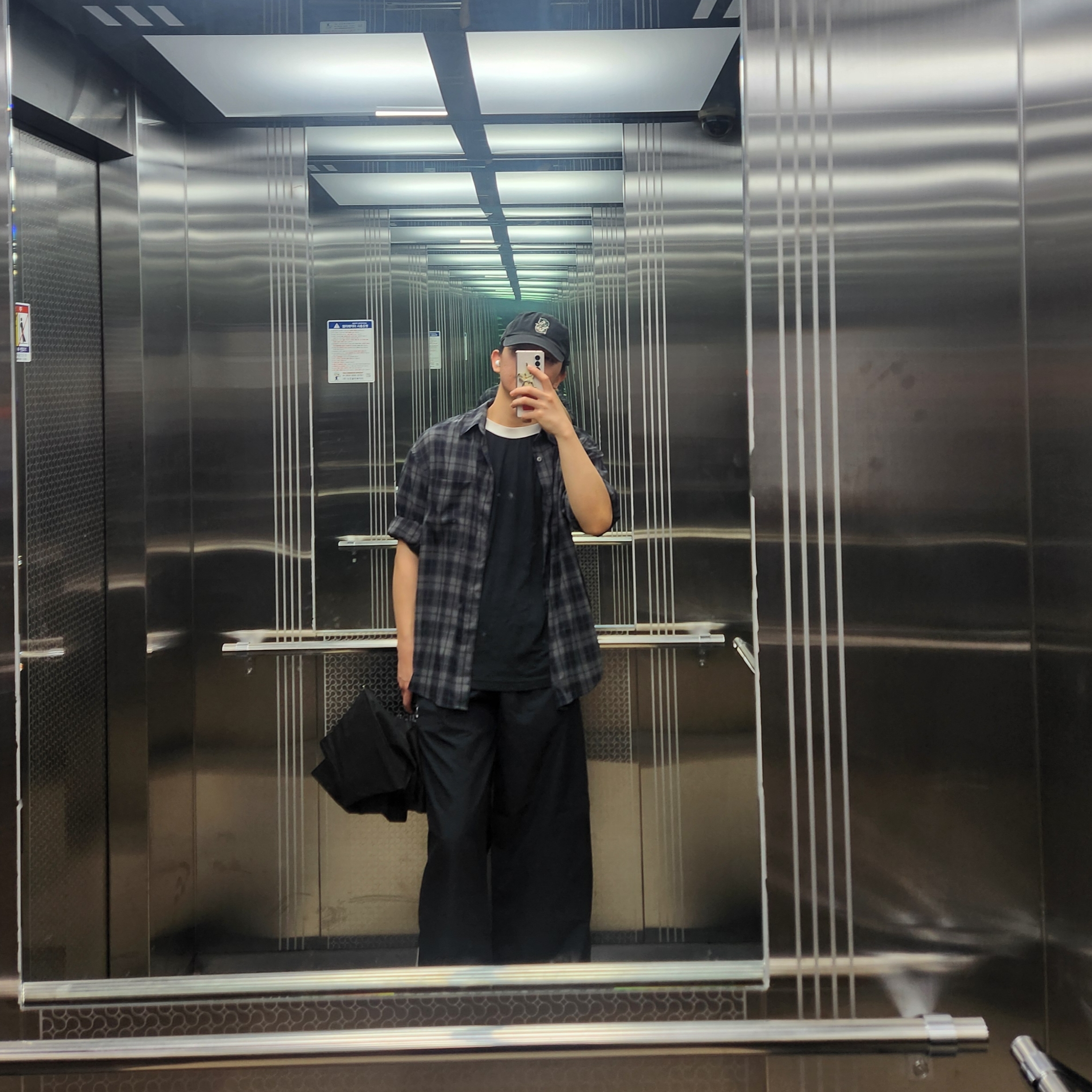 (W) Adidas Adilenium Season 3 Oversized Track Pants Black - KR Sizing 착용 스타일 - 1