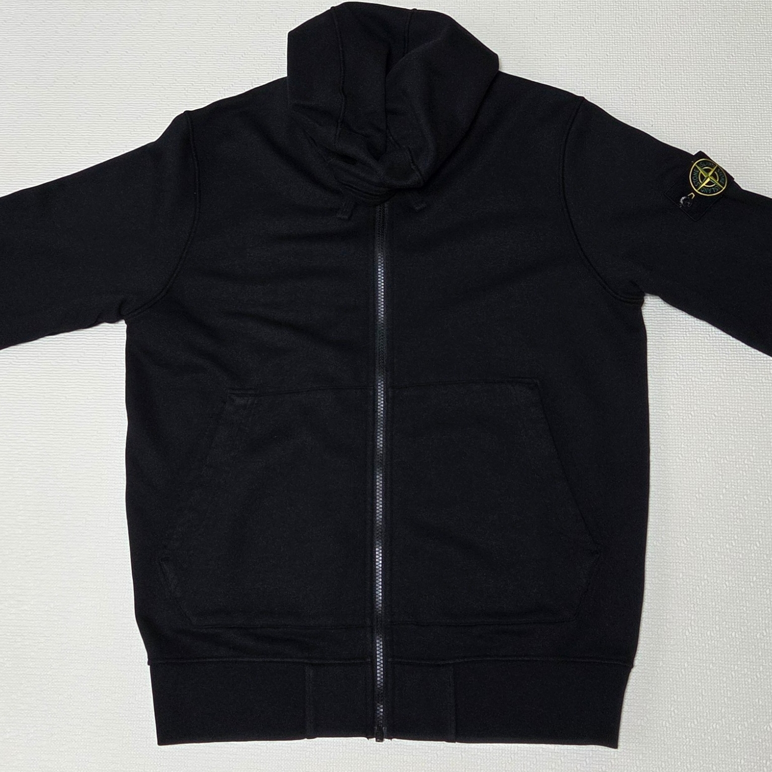 Stone Island 6100042 Organic Cotton Fleece Hooded Sweatshirt with Drawstring Hood and Zipper Black - 25SS 착용 스타일 - 1