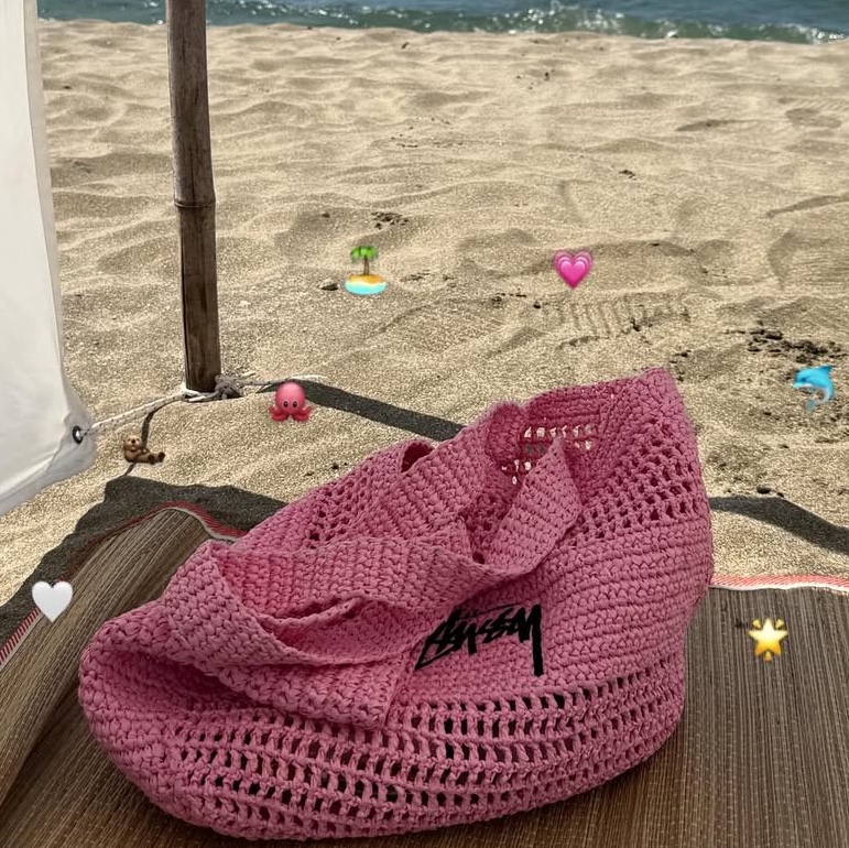 Stussy Woven Tote Bag Light Pink 착용 스타일