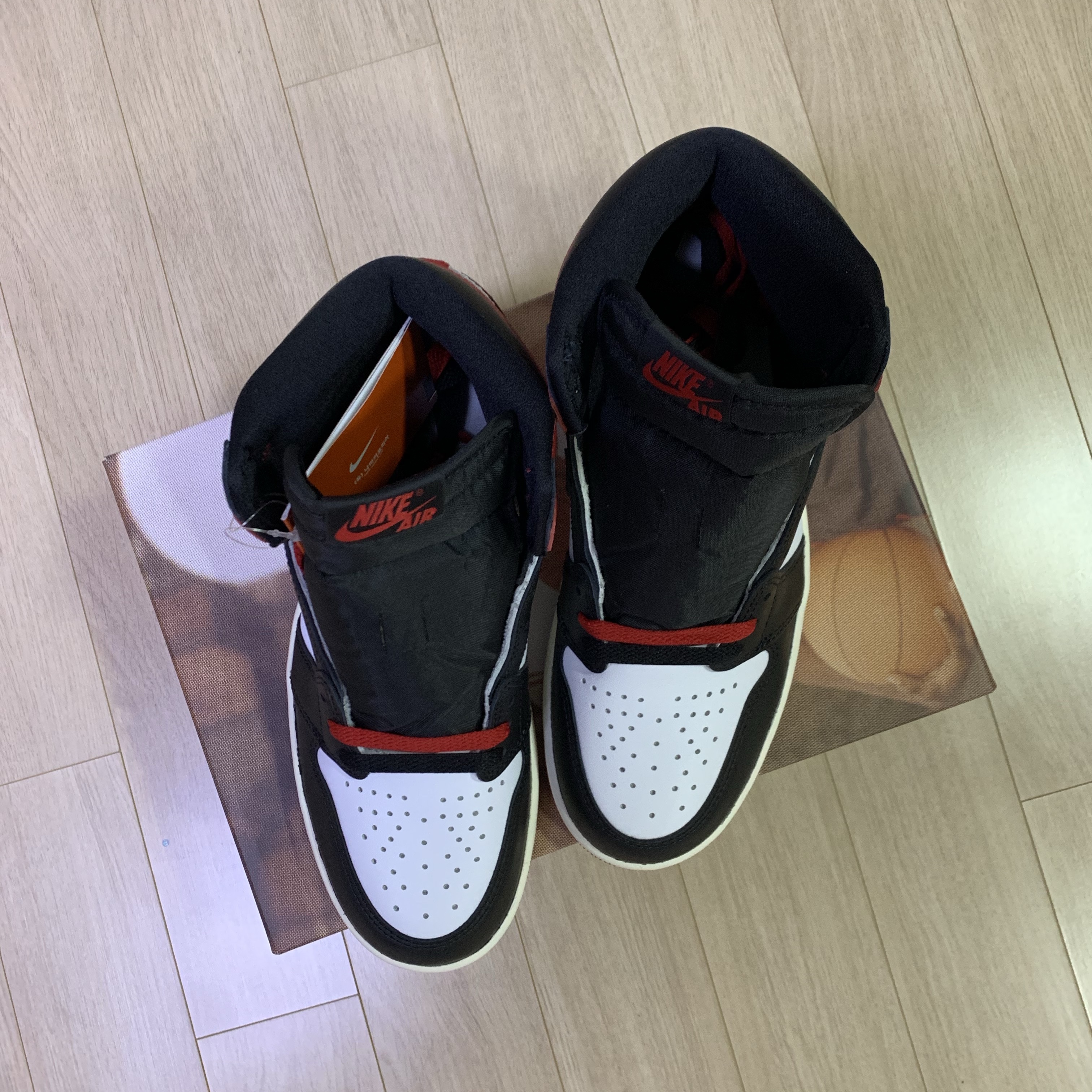 Jordan 1 Retro High OG Black Toe 착용 스타일 - 5