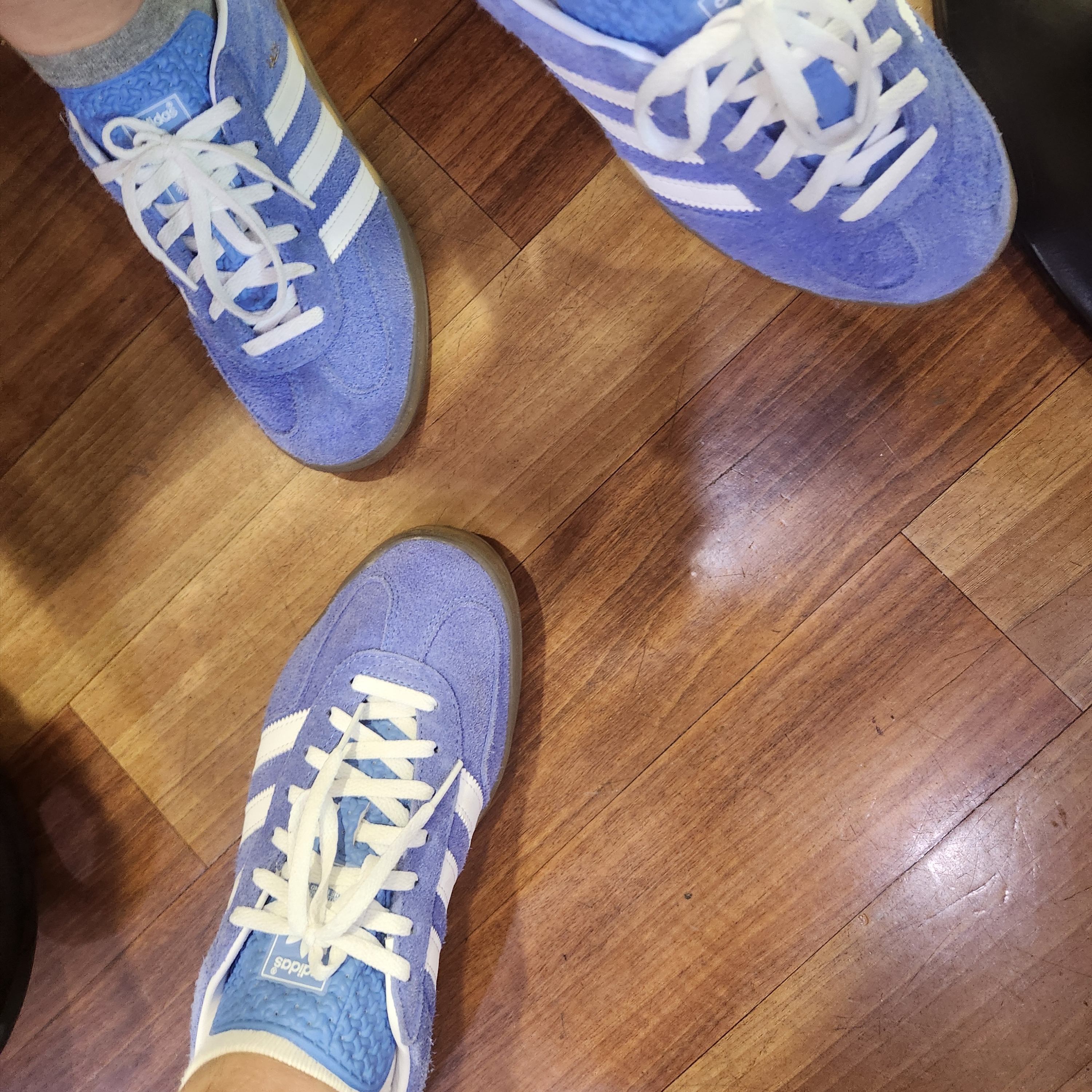 (W) Adidas Gazelle Indoor Blue Fusion Cloud White 착용 스타일