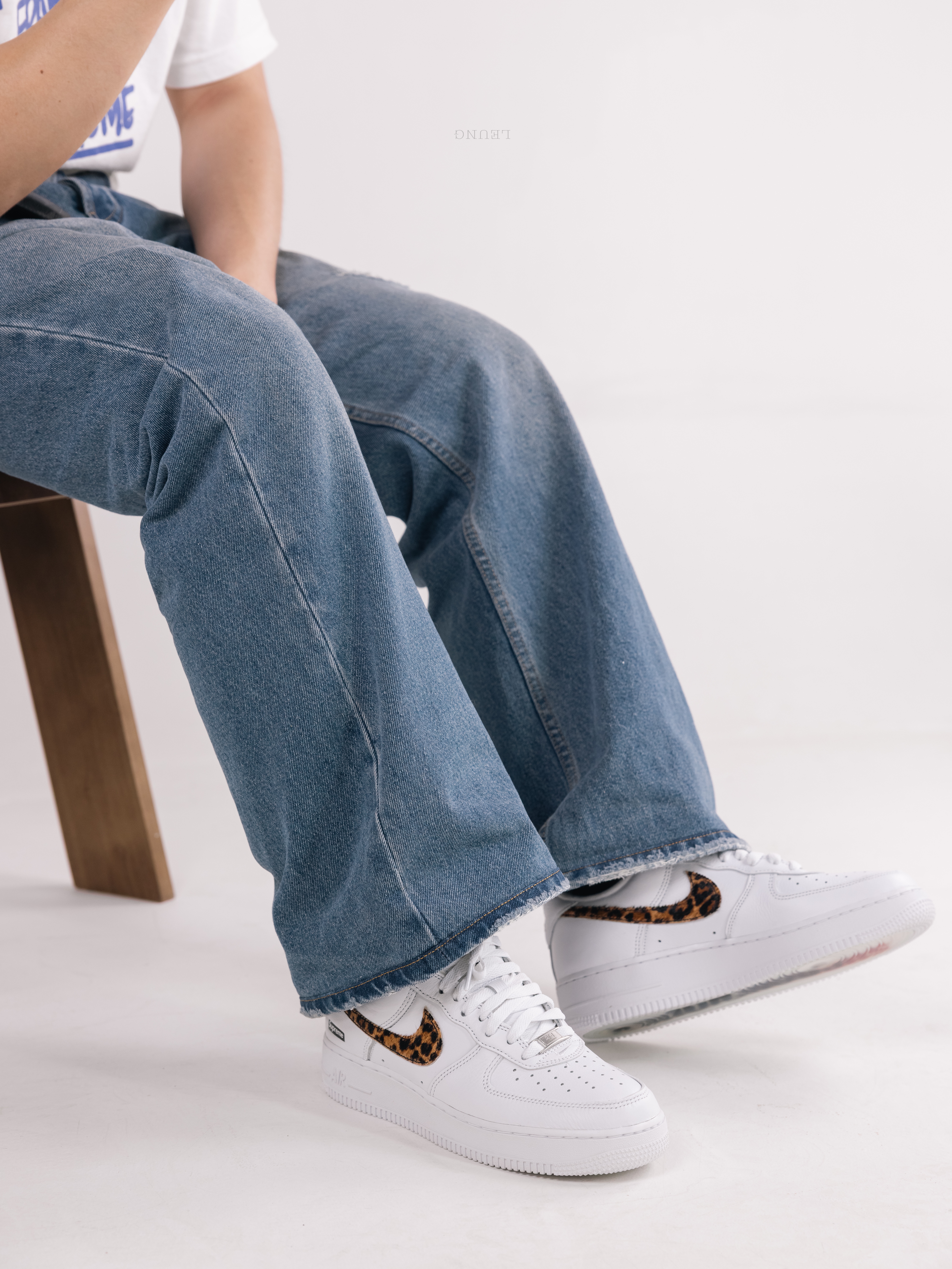 Nike x Supreme x GOODENOUGH Air Force 1 Low White - 25SS 착용 스타일 - 4