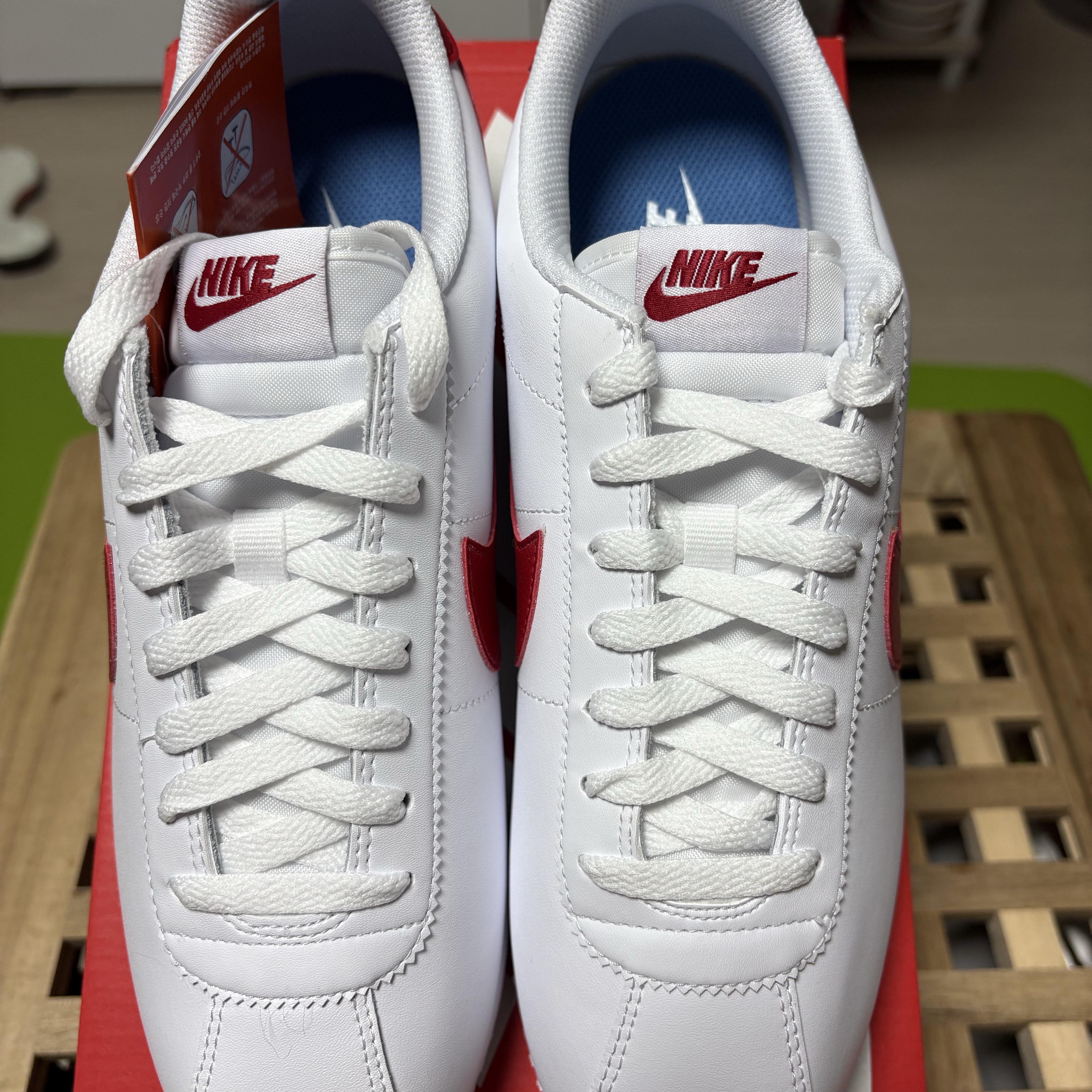 Nike Cortez White Varsity Blue 착용 스타일 - 4