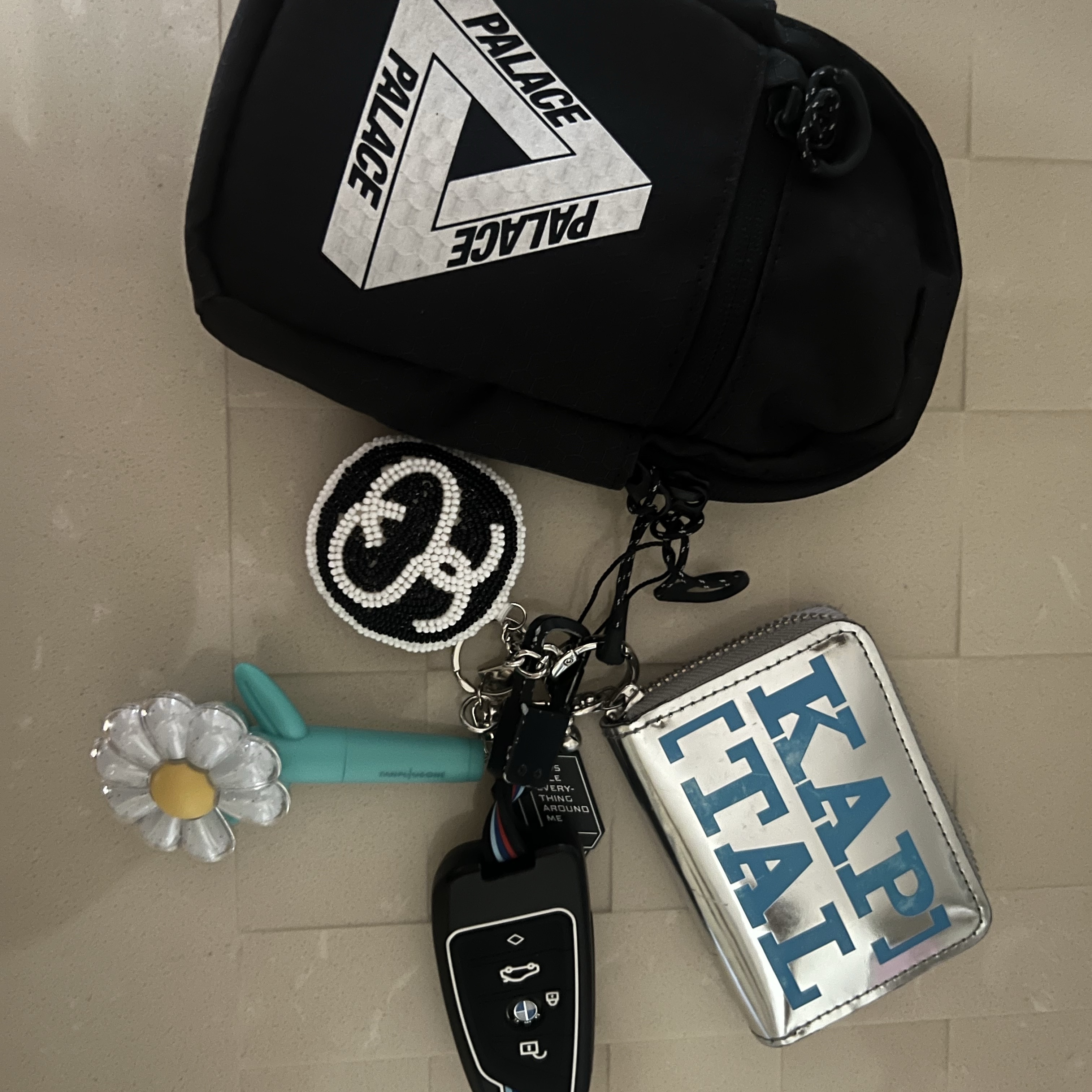 Palace Cordura Eco Hex Ripstop Shot Bag Black - 23FW, G-DRAGON Ubermensch Official Mini Light Keyring Mint 착용 스타일 - 1
