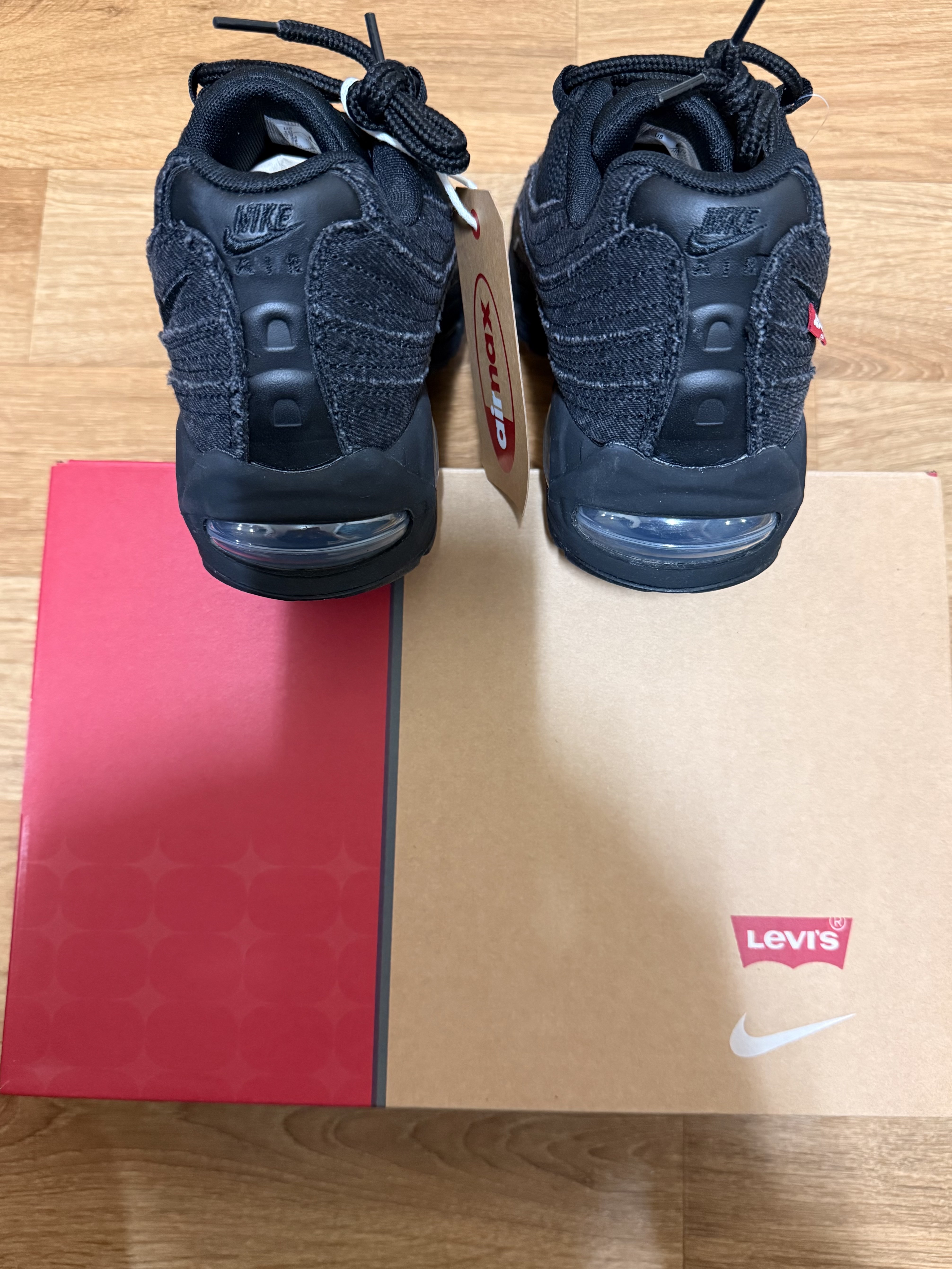 Nike x Levi's Air Max 95 Black 착용 스타일 - 5