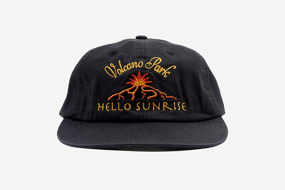 【Hello Sunrise】Volcano Logo Relaxed Fit 6Panel Cap〜韓国発 헬로선라이즈 H 로고 코튼 릴랙스핏 6패널 캡 차콜 | Hello