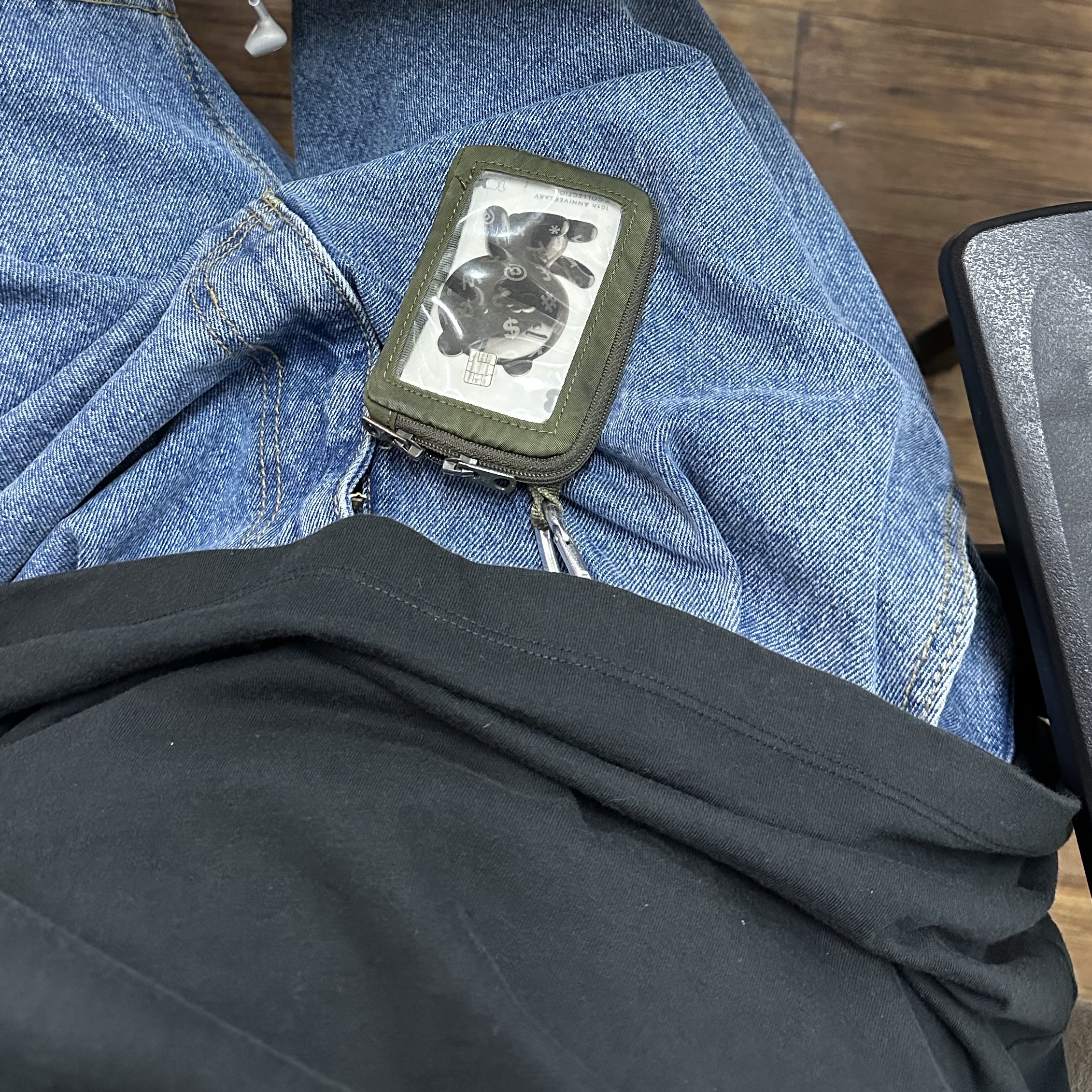 Human Made Military Card Case Olive Drab 착용 스타일